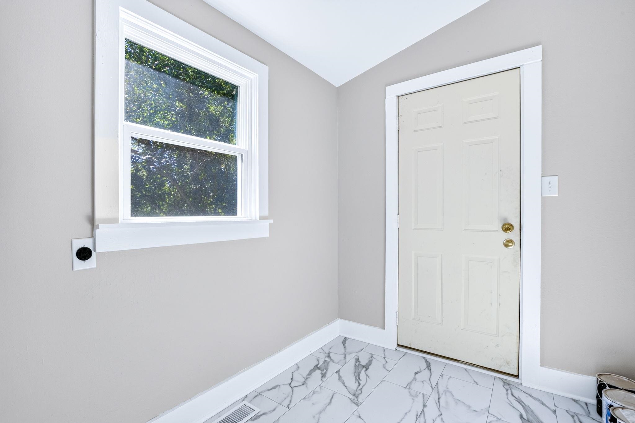 342811 Property Photo 12