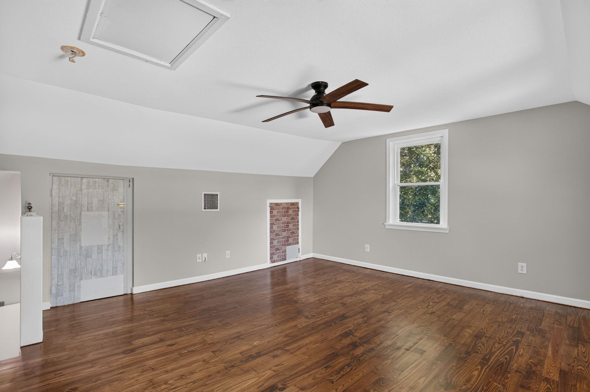 342811 Property Photo 17