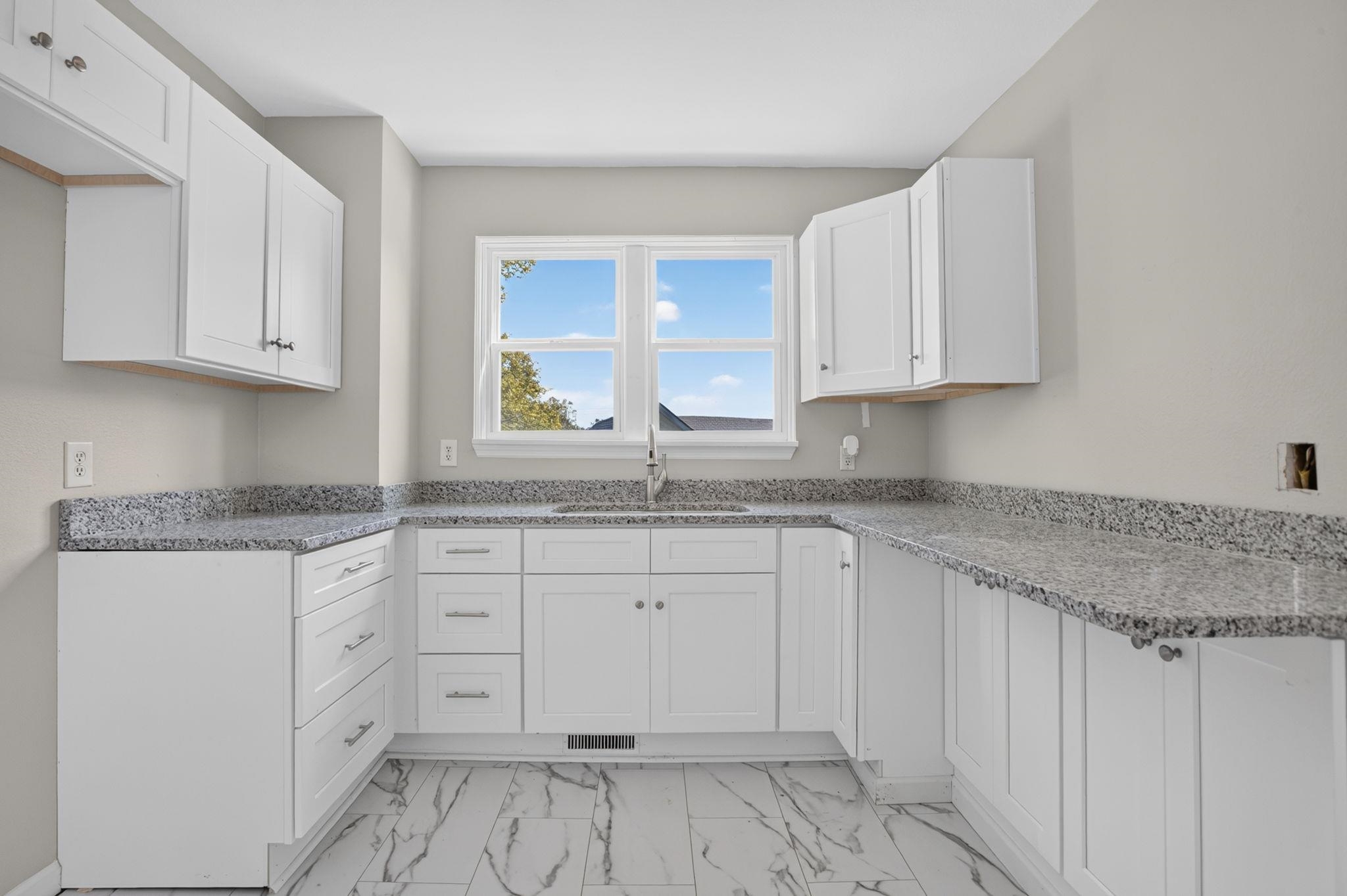 342811 Property Photo 22