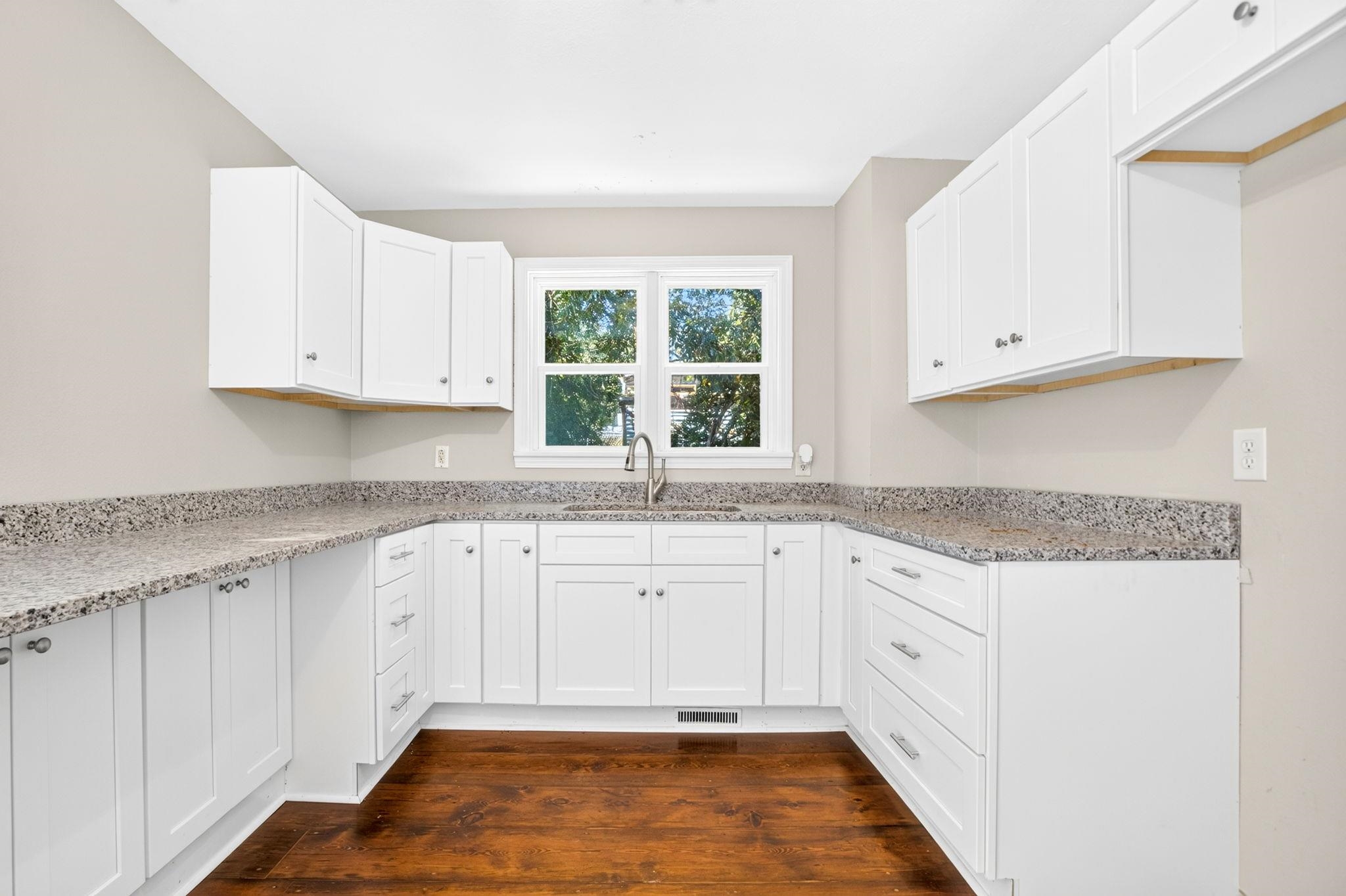 342811 Property Photo 37
