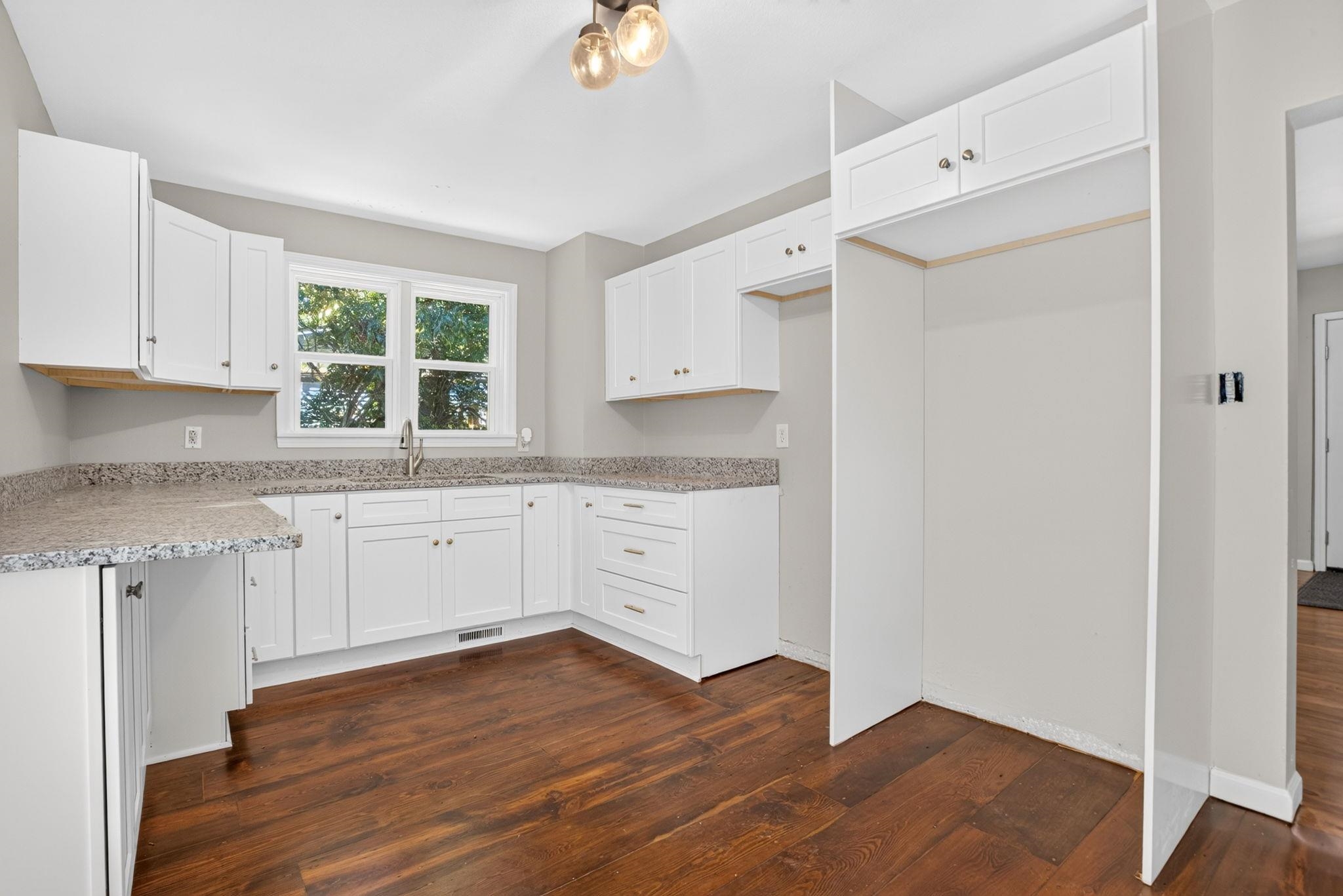 342811 Property Photo 38
