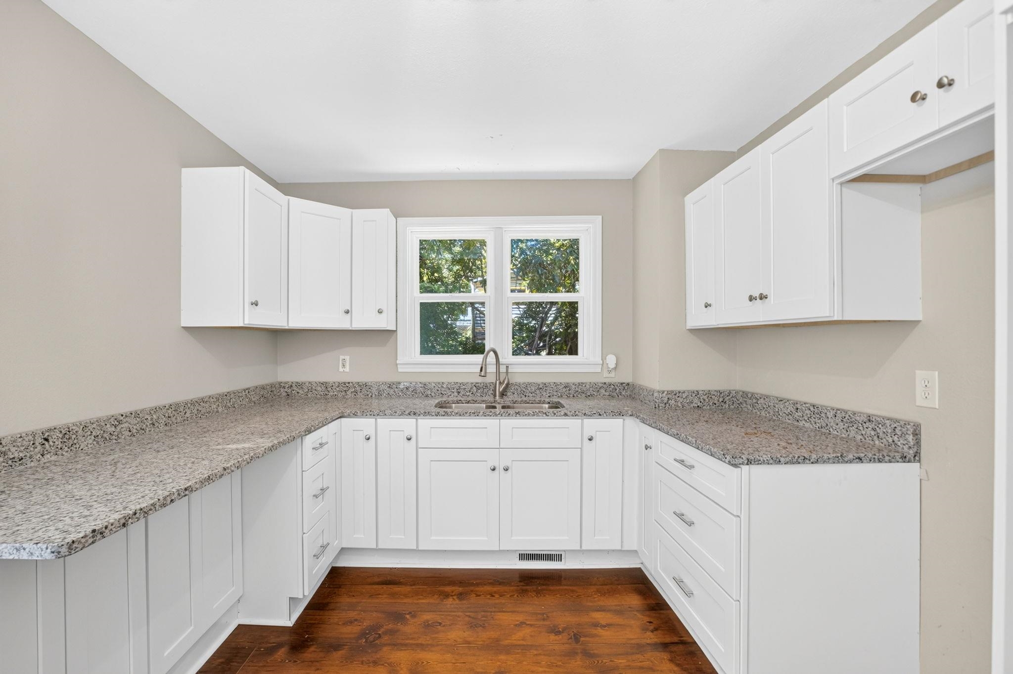 342811 Property Photo 40