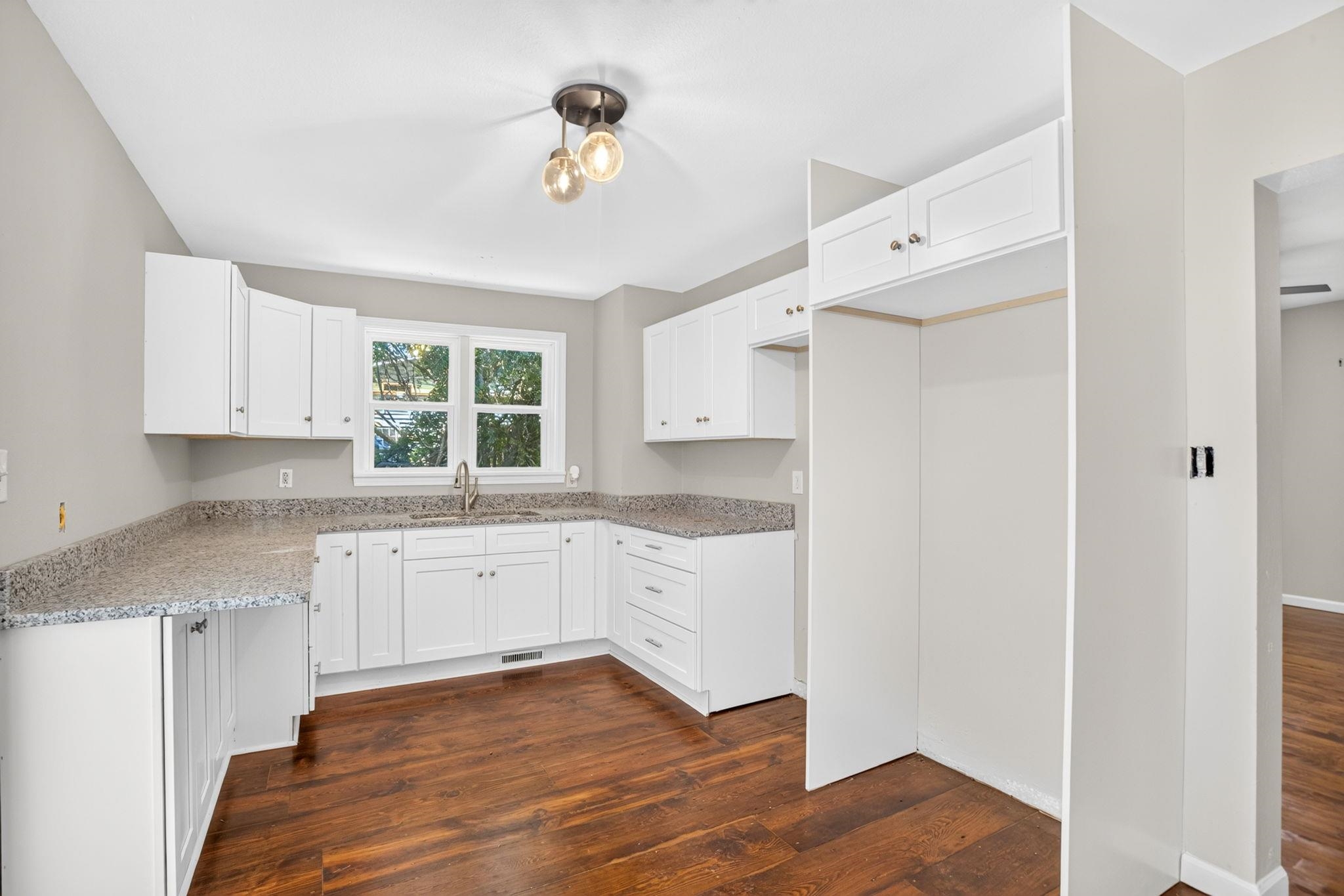 342811 Property Photo 42