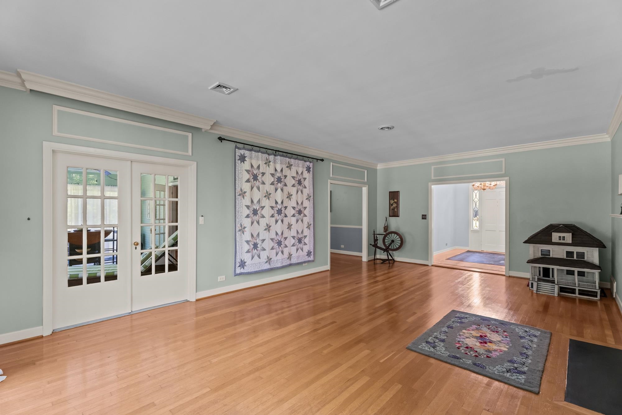 104 Eastwood Avenue Property Photo 8