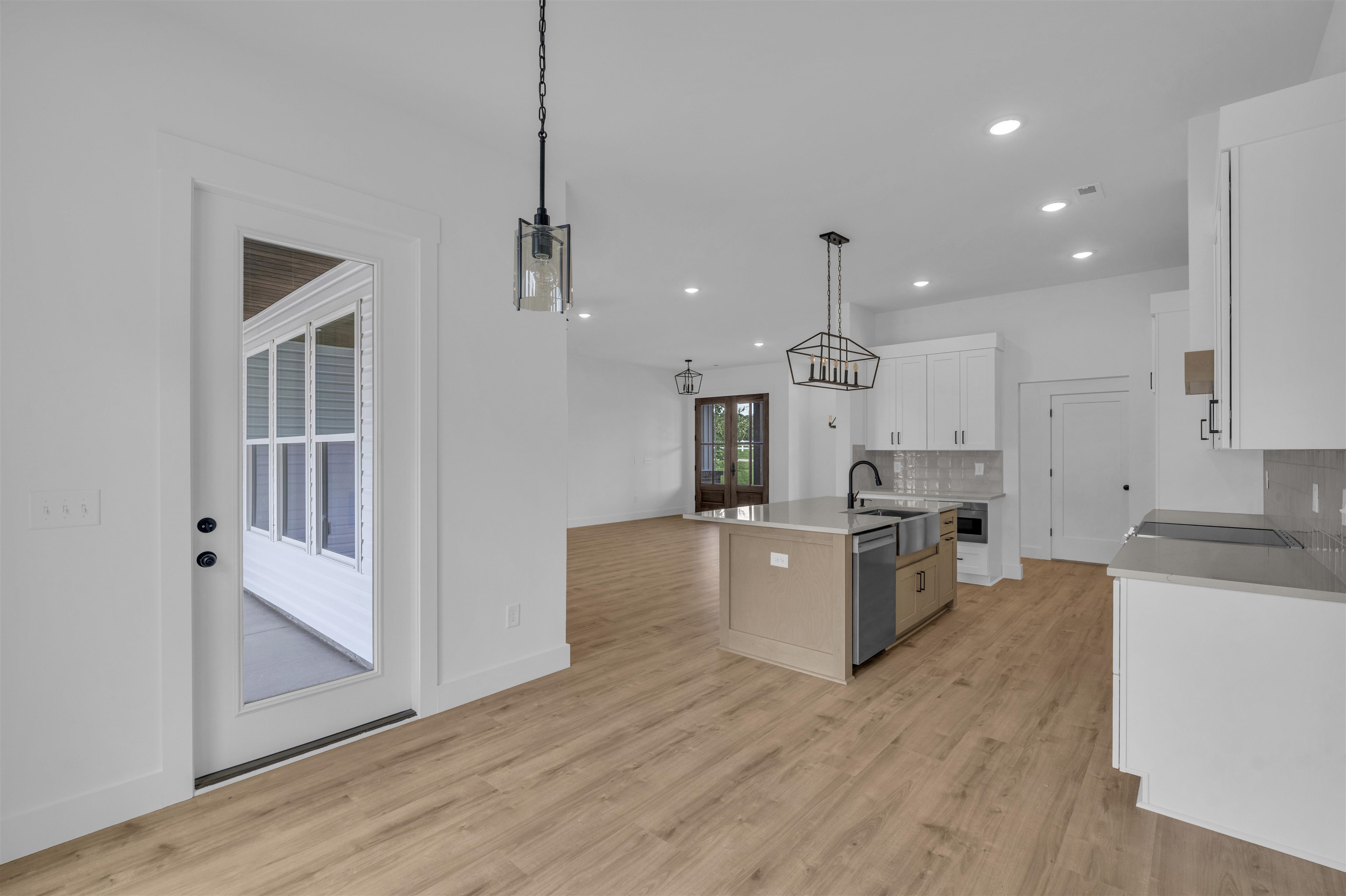 1111 N Green River Road Property Photo 13