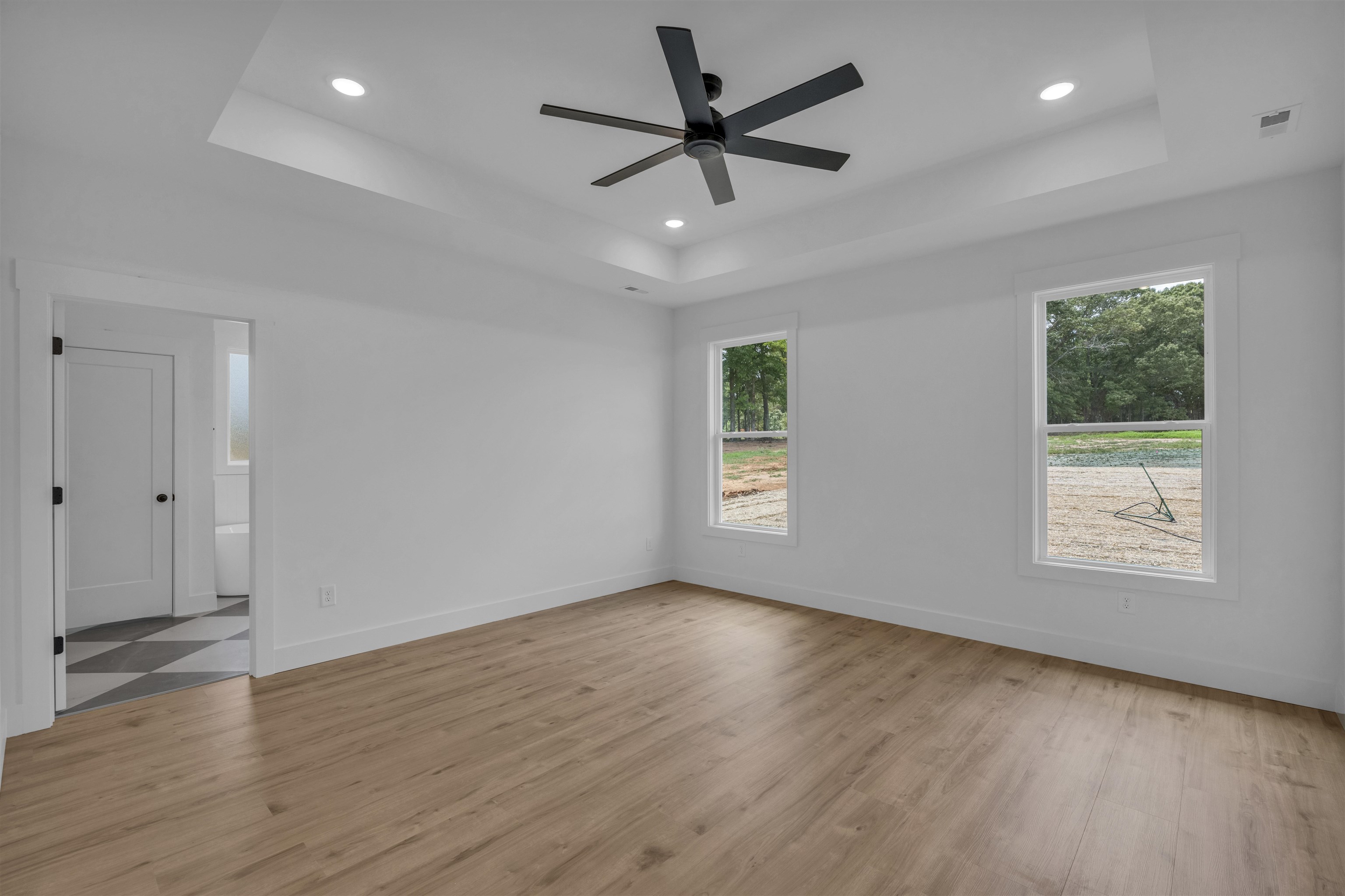 1111 N Green River Road Property Photo 16