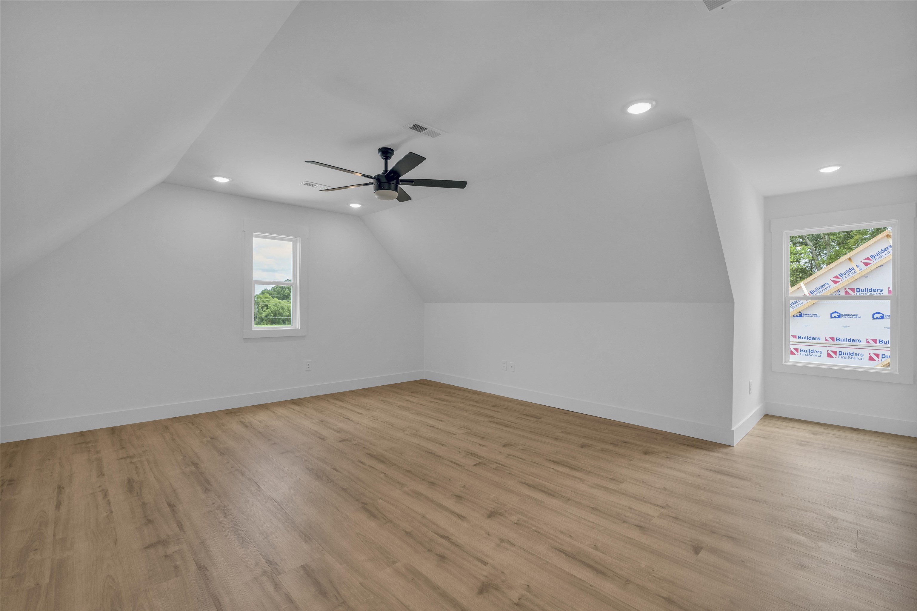 1111 N Green River Road Property Photo 23