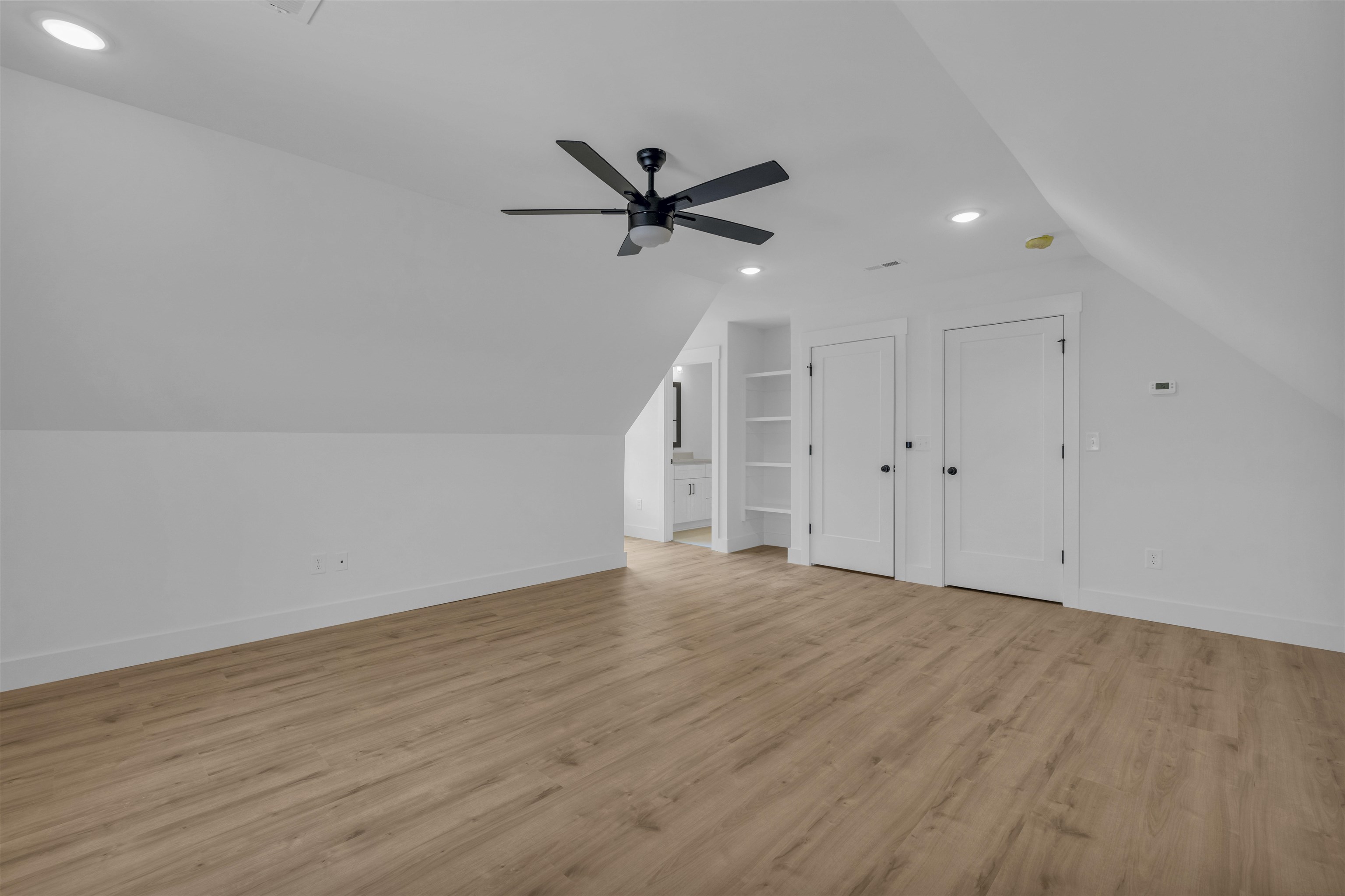 1111 N Green River Road Property Photo 24