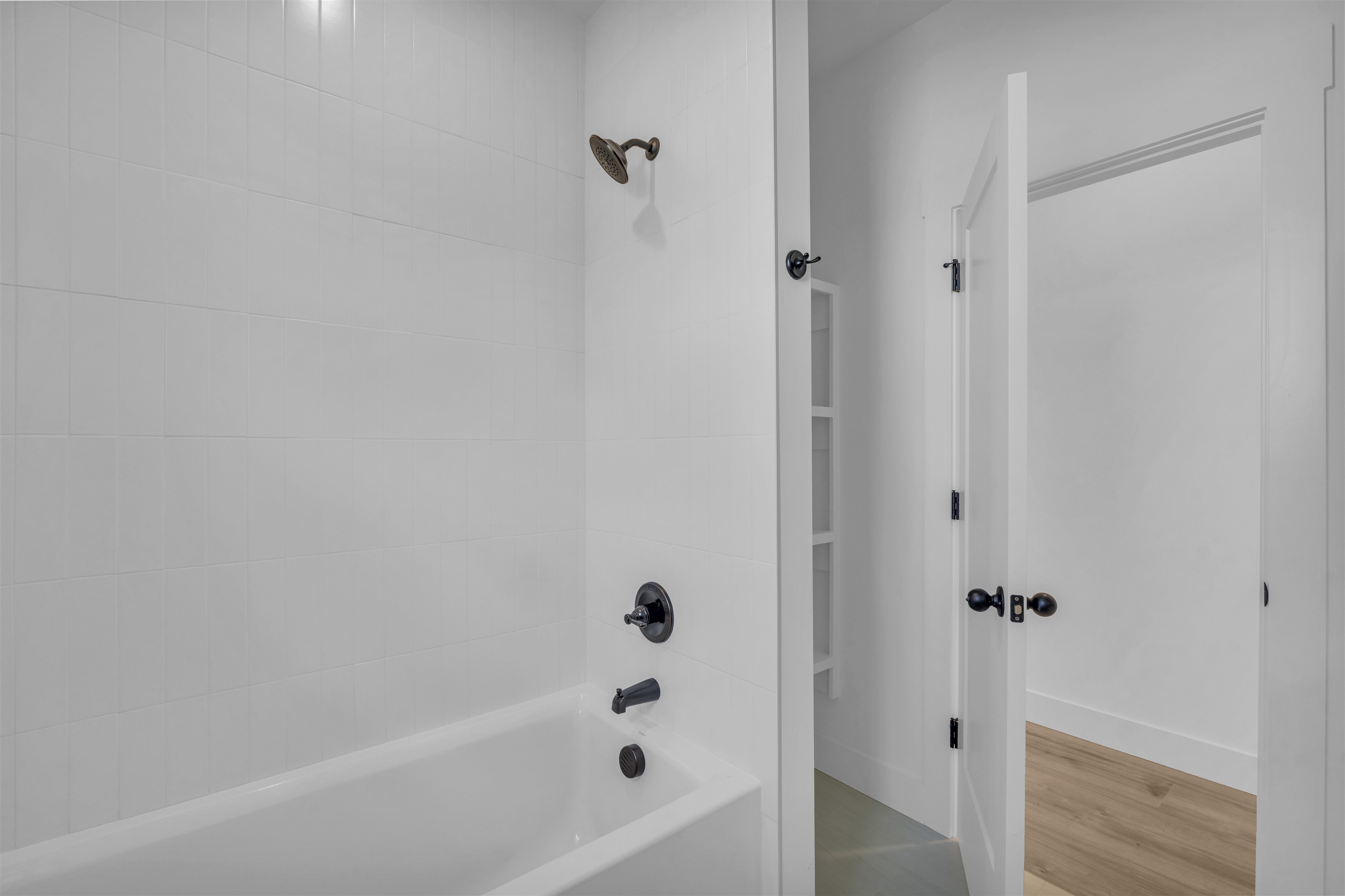 1111 N Green River Road Property Photo 30