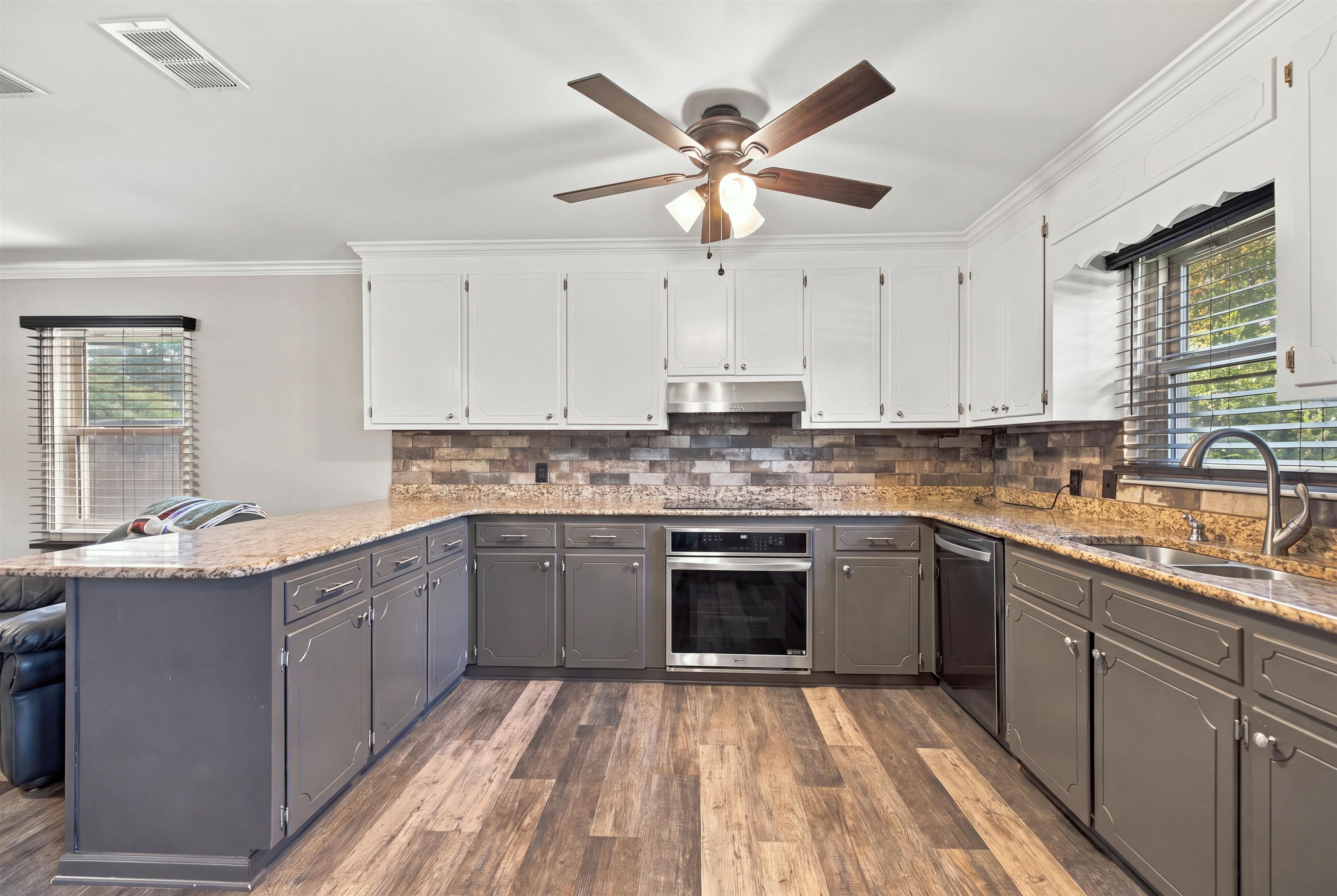 206 Cretewood Drive Property Photo 4
