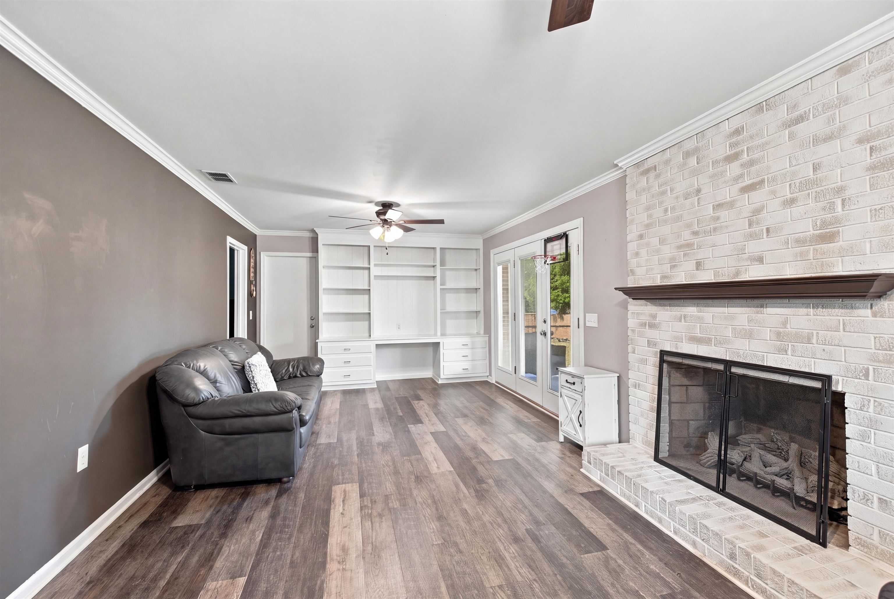 206 Cretewood Drive Property Photo 11