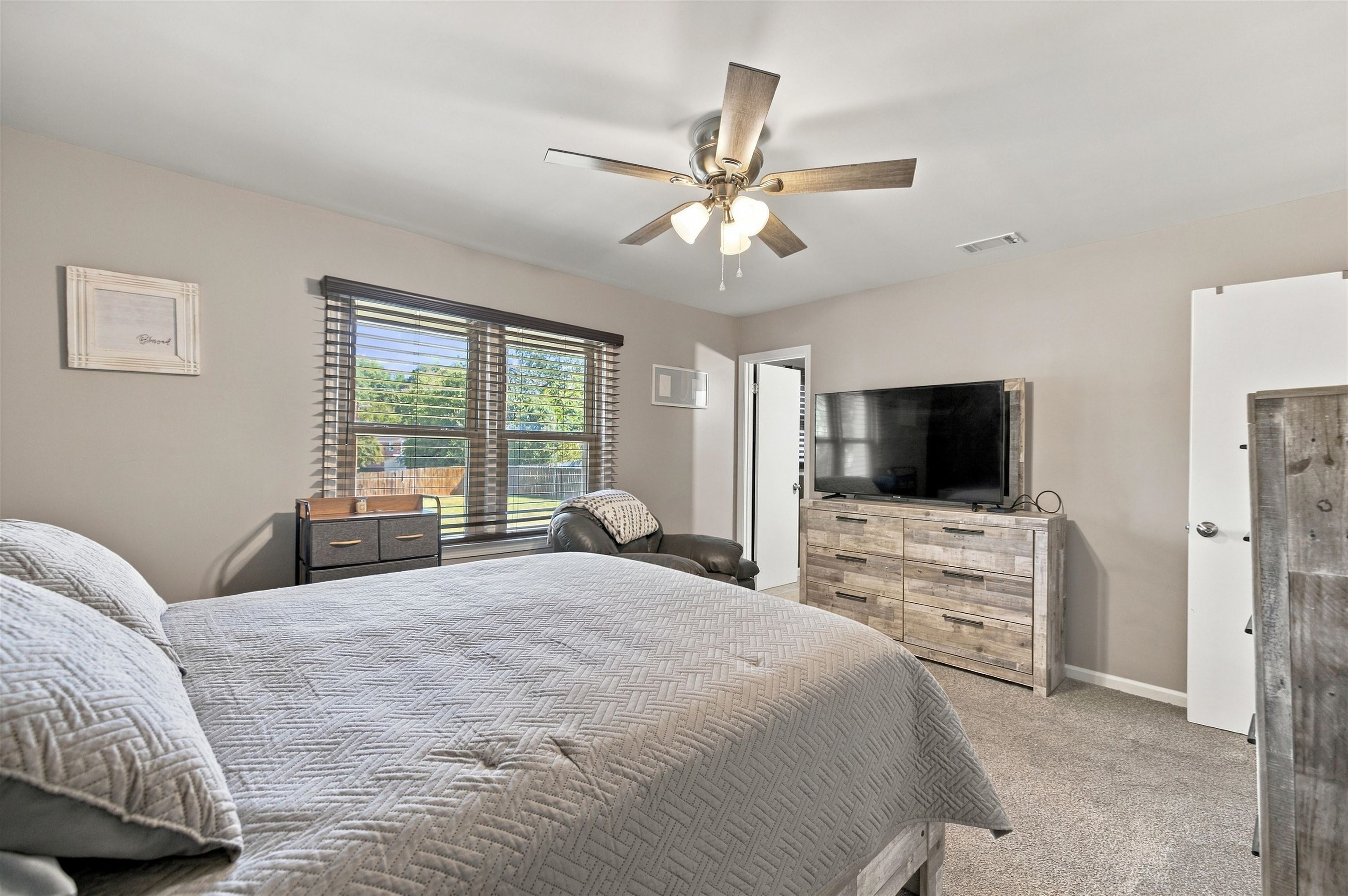 206 Cretewood Drive Property Photo 15