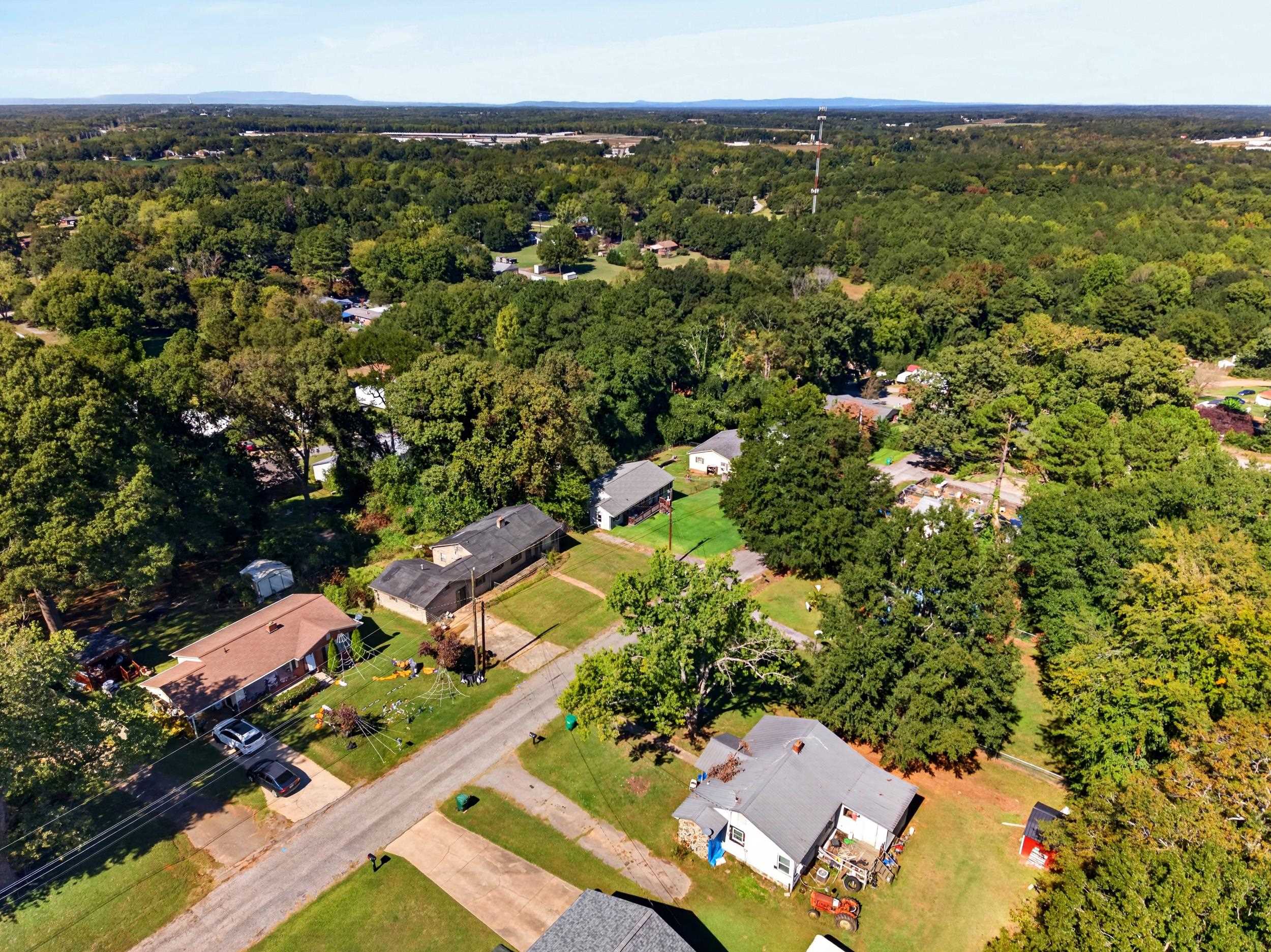 121 Crescent Circle Property Photo 4