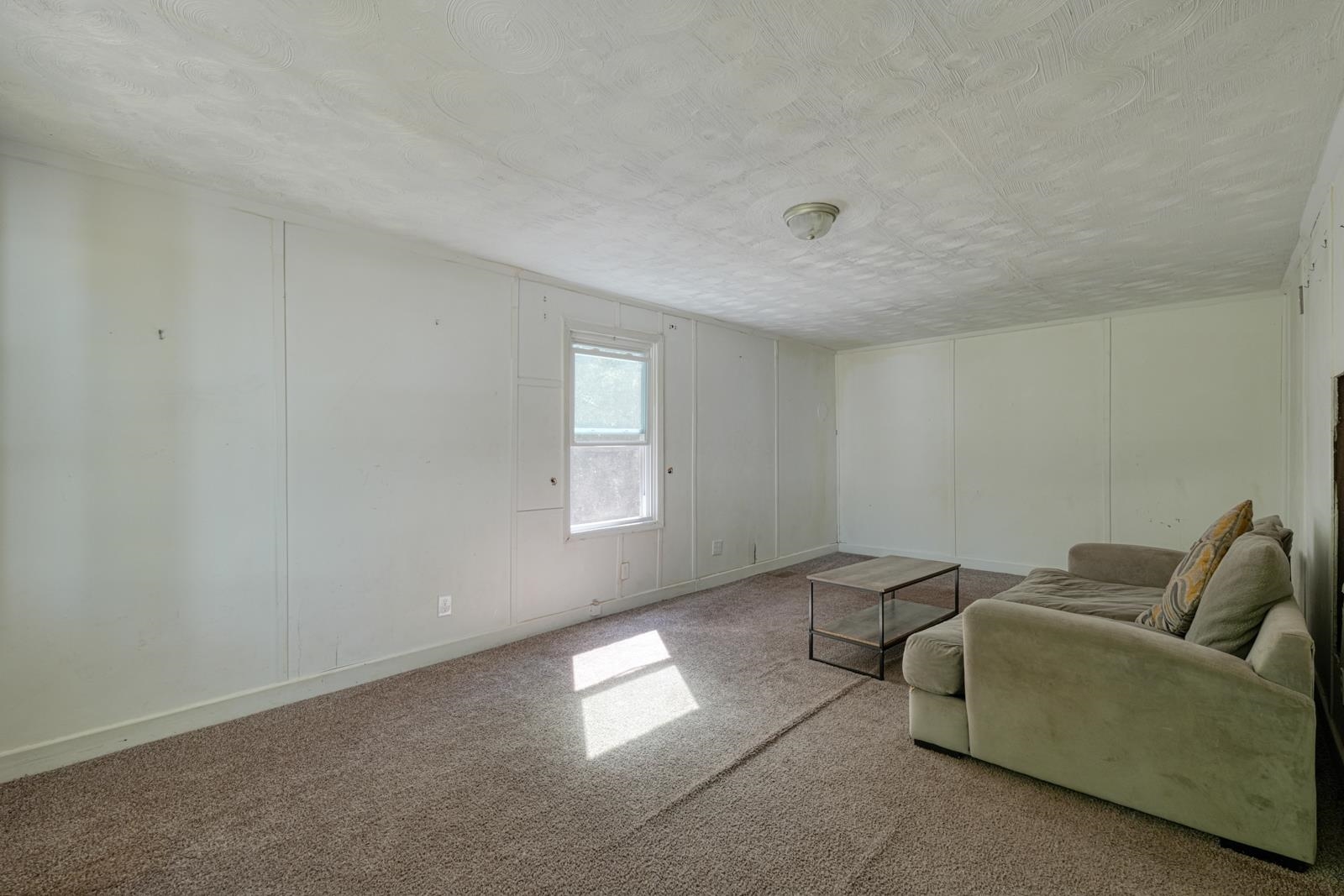 551 W Main Street Property Photo 2