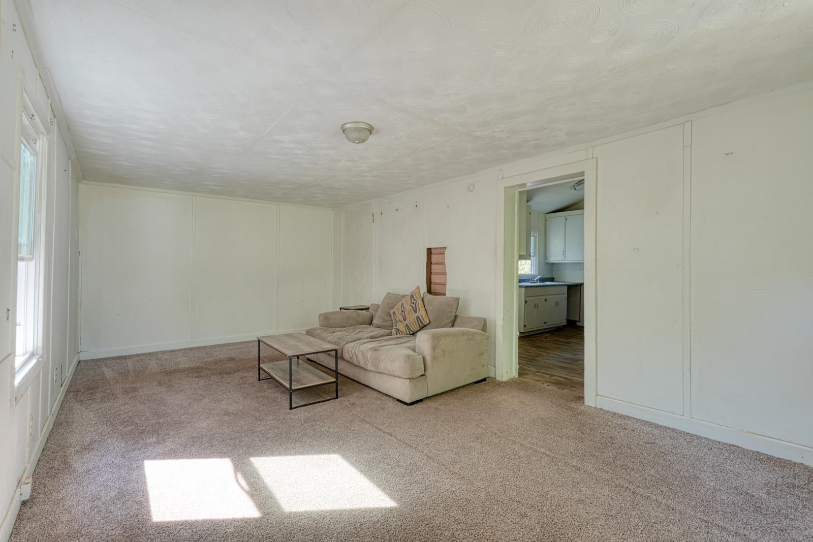 551 W Main Street Property Photo 3