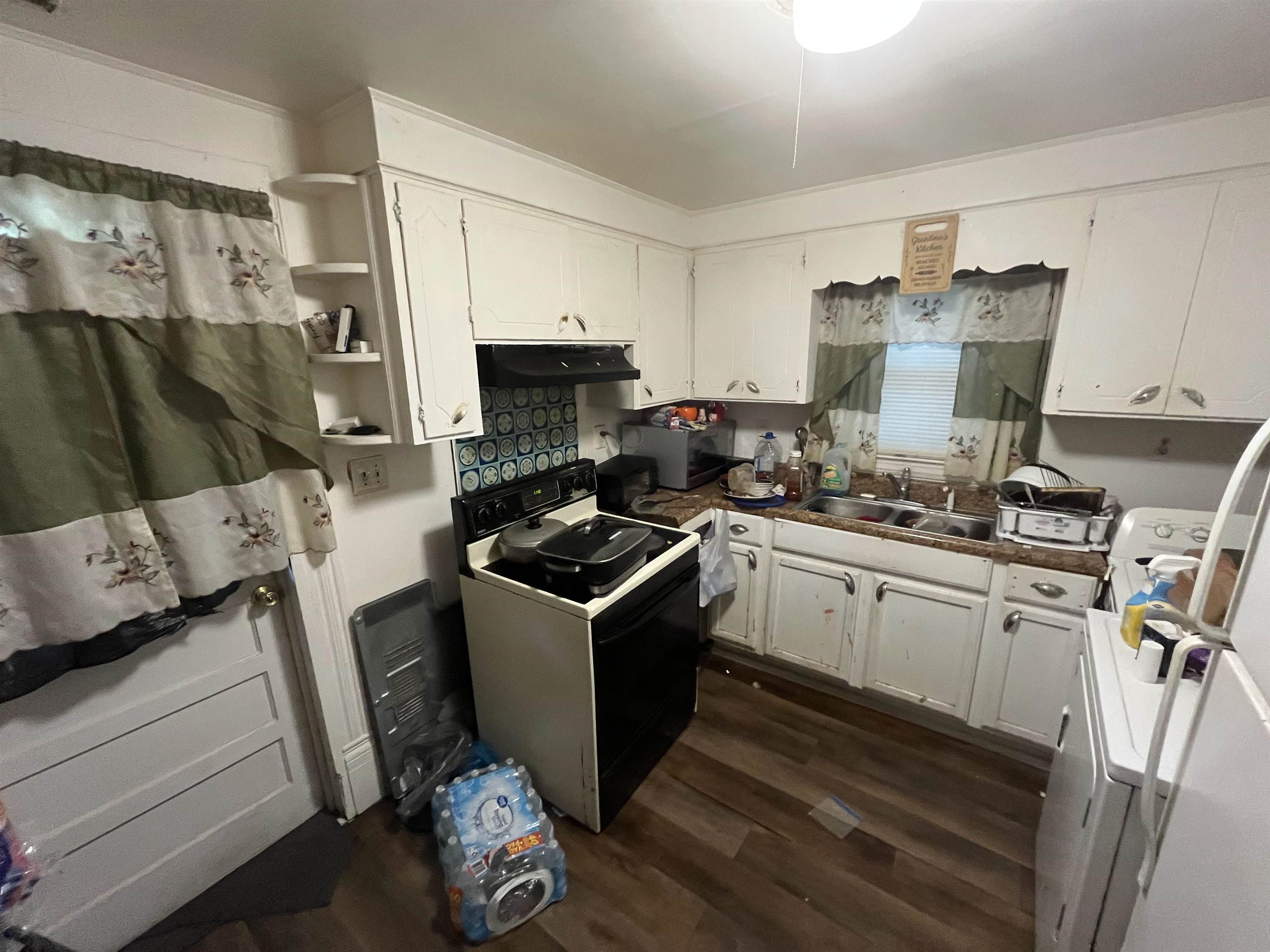 115 N Logan St Property Photo 9