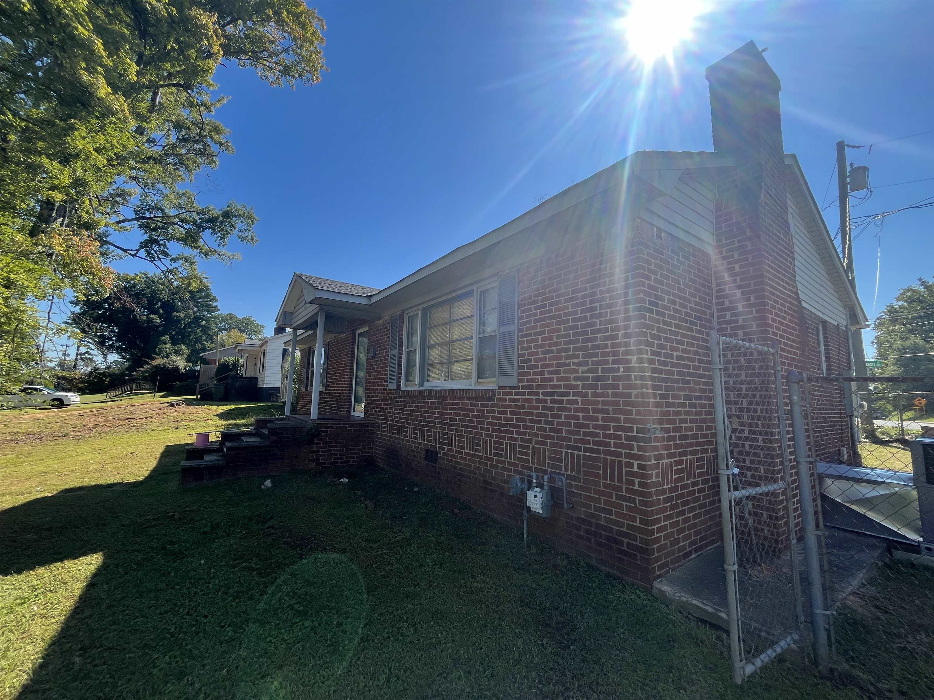 100 Sunset Drive Property Photo 3