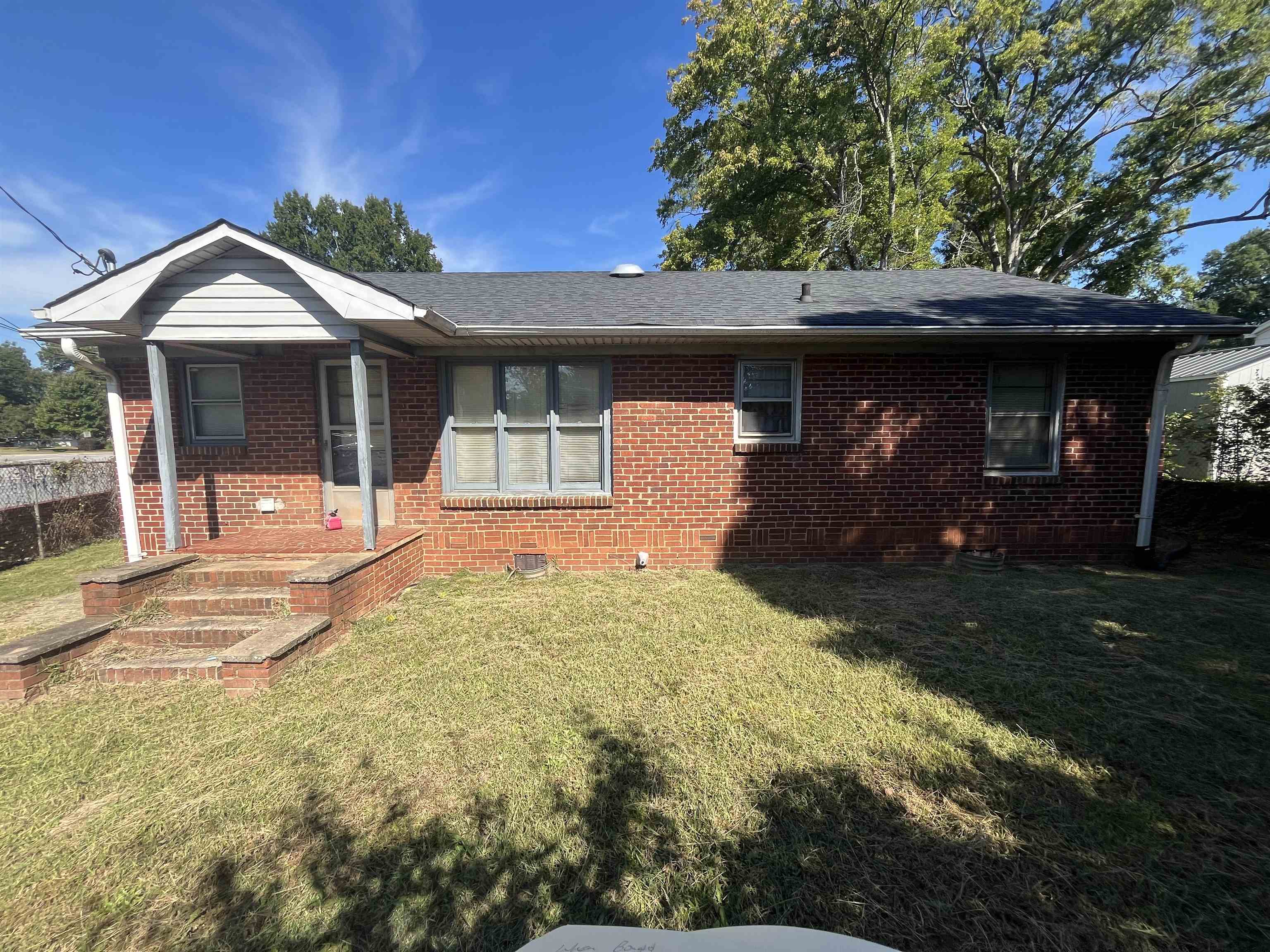 100 Sunset Drive Property Photo 5