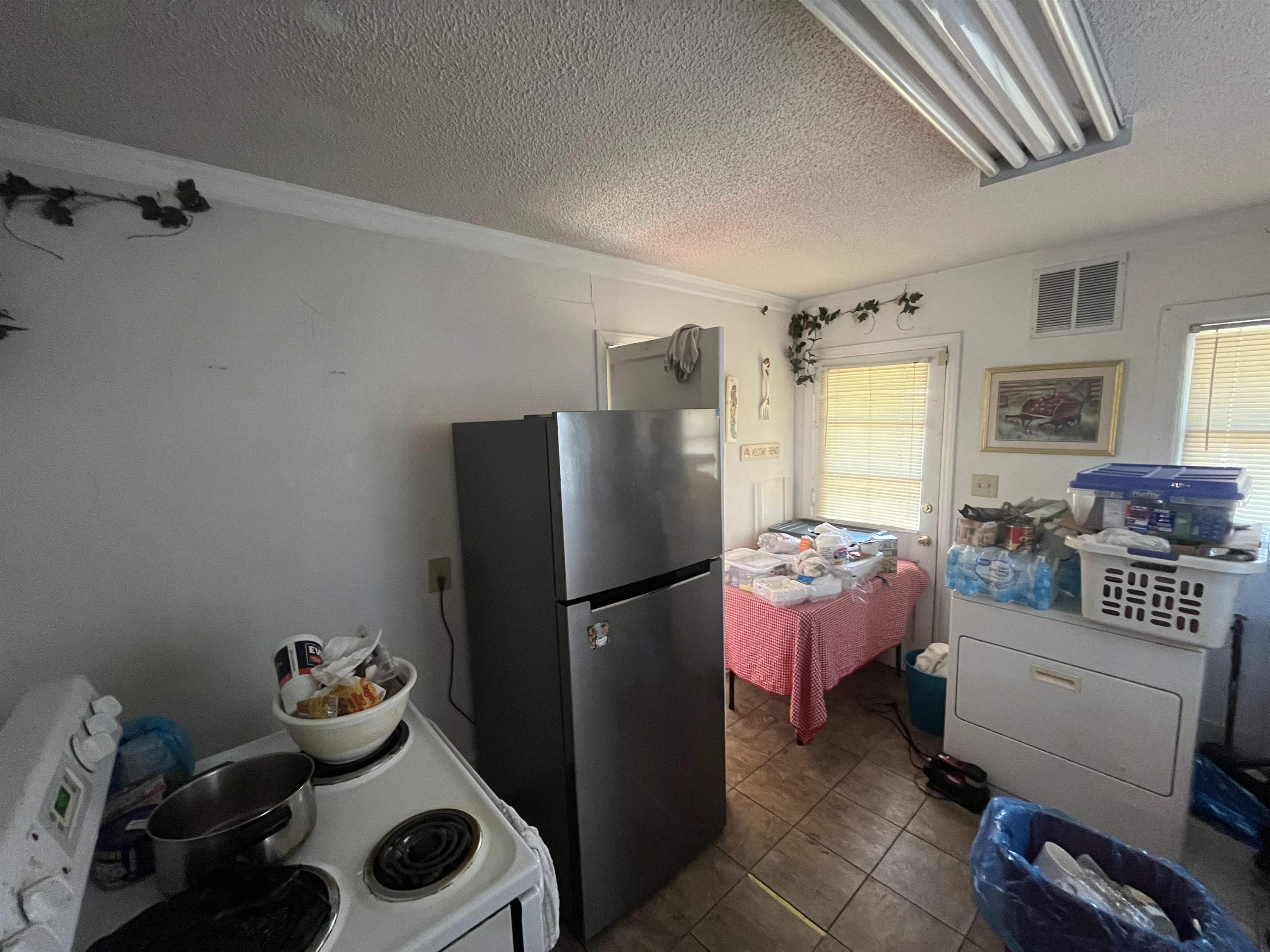 100 Sunset Drive Property Photo 8