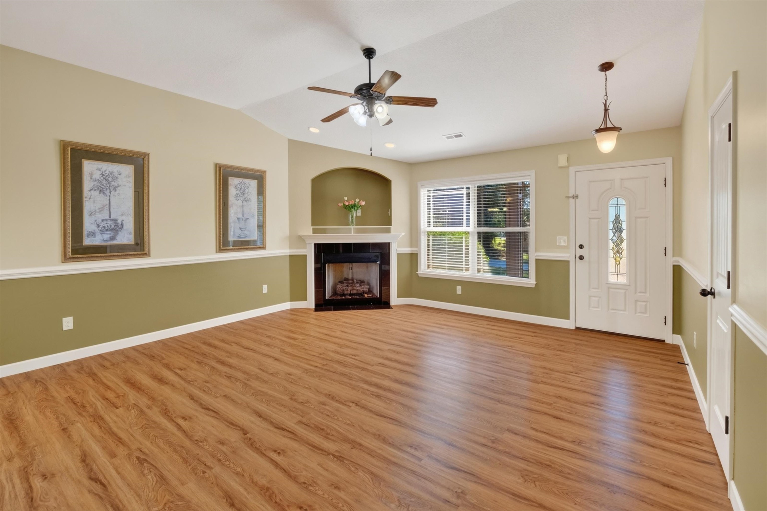 12 Bush Street Property Photo 5