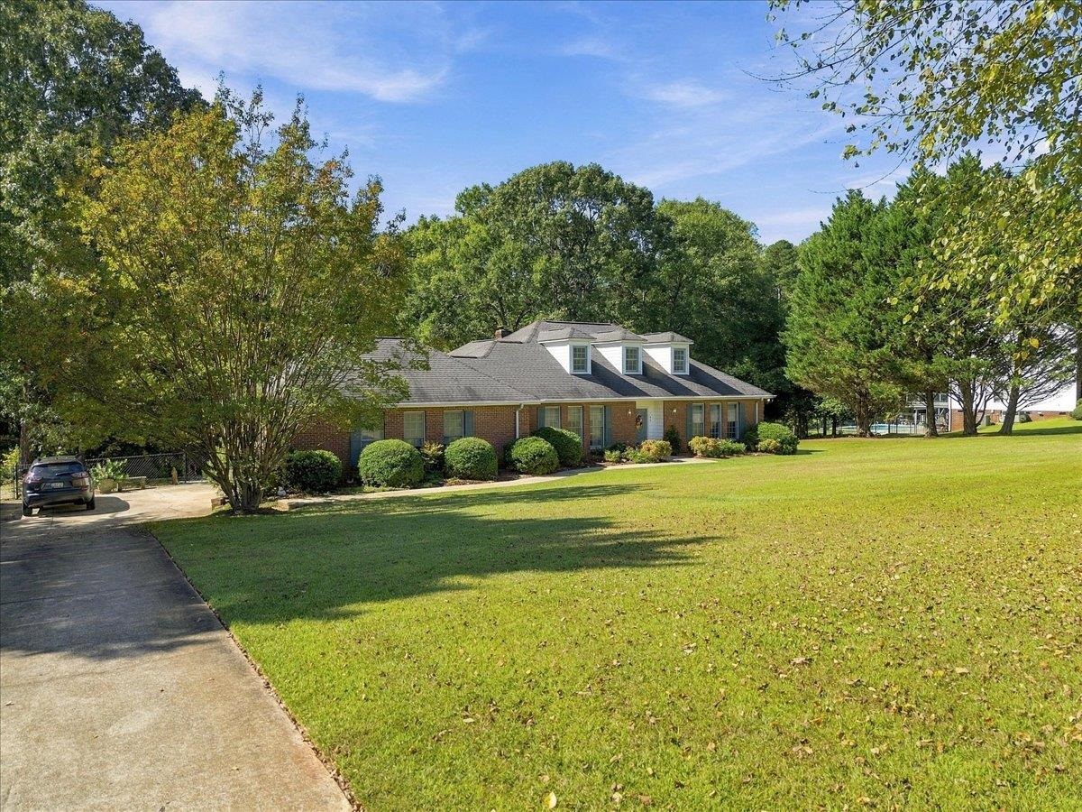 109 Wren Crossing Lane Property Photo 3