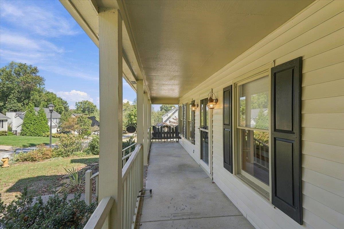 202 Bright Water Lane Property Photo 4