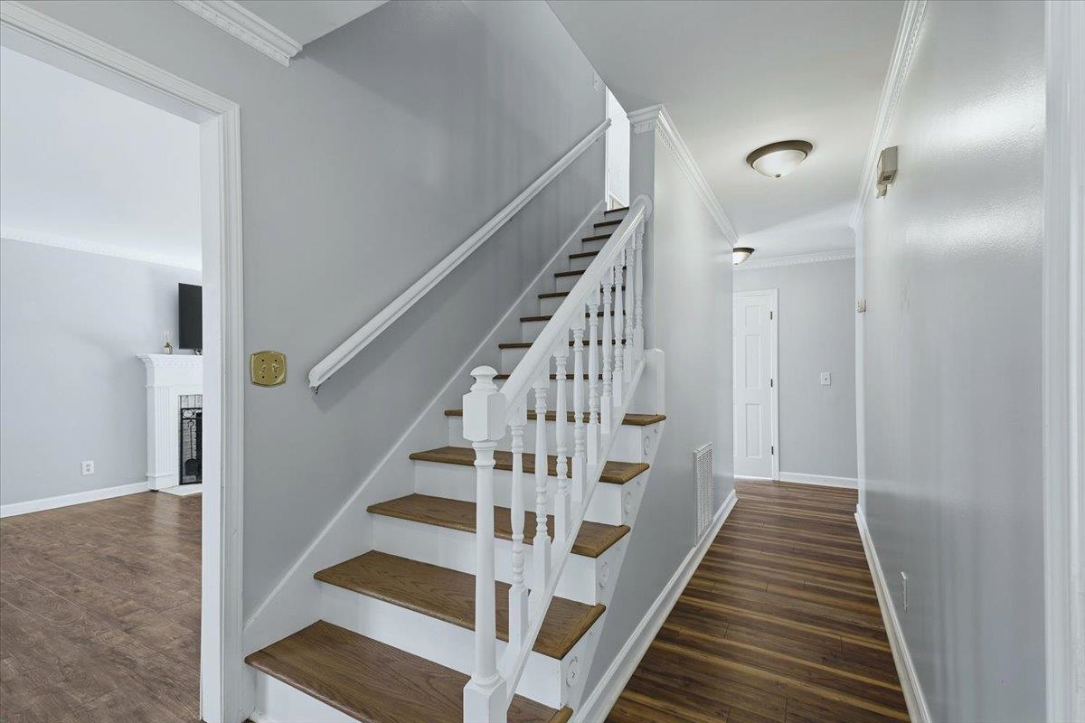202 Bright Water Lane Property Photo 6