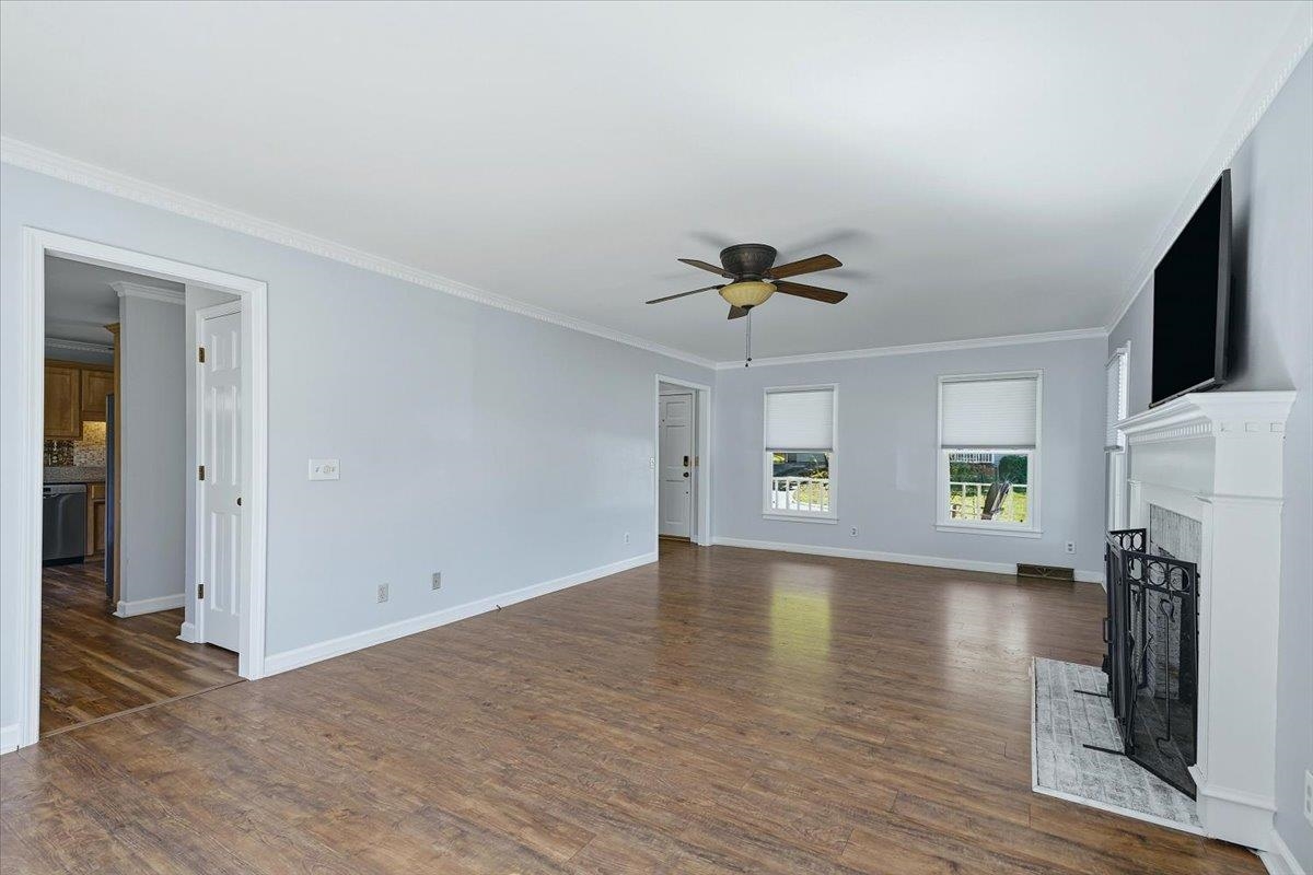 202 Bright Water Lane Property Photo 9