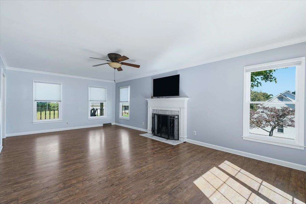 202 Bright Water Lane Property Photo 10