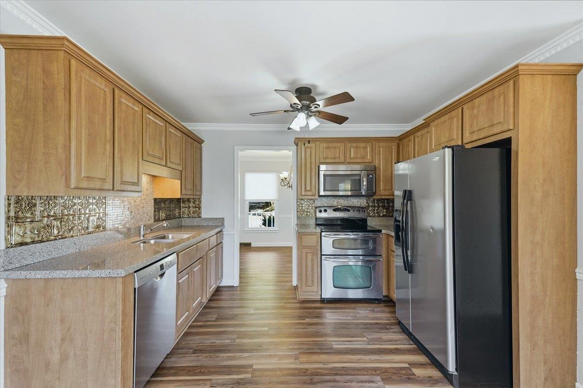 202 Bright Water Lane Property Photo 14