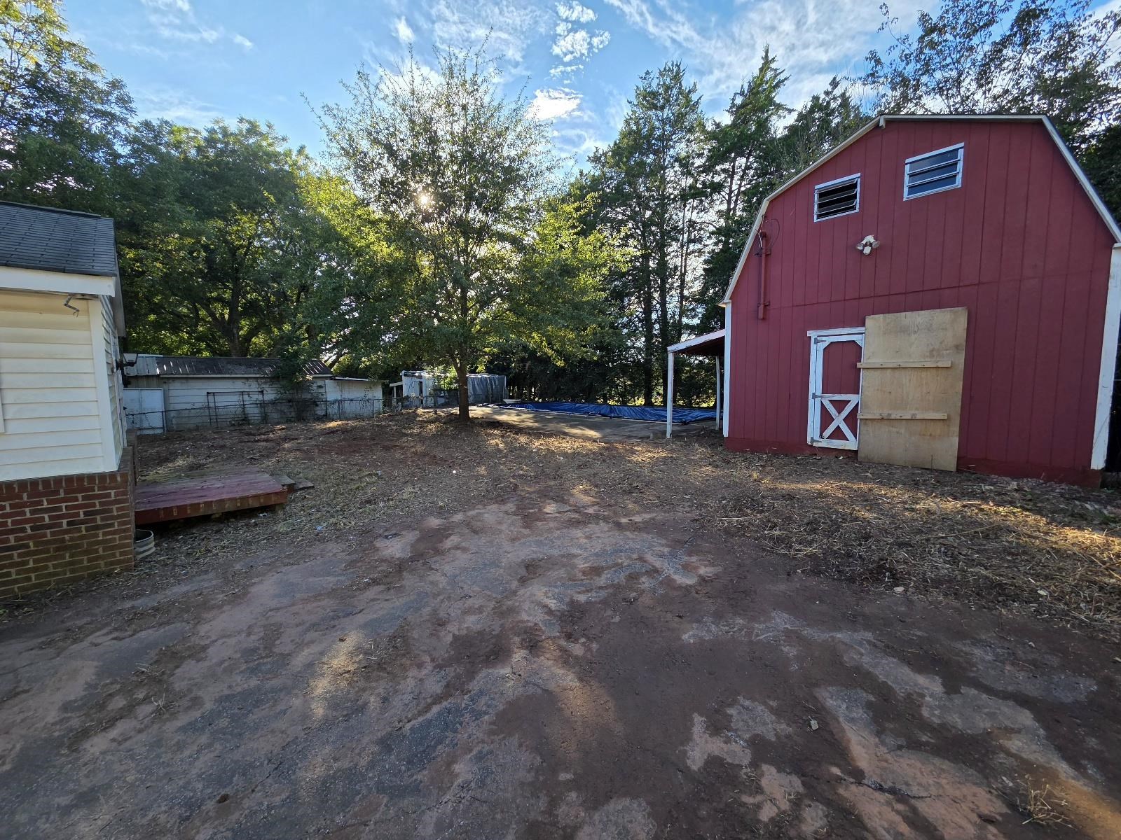 208 Skyline Road Property Photo 4