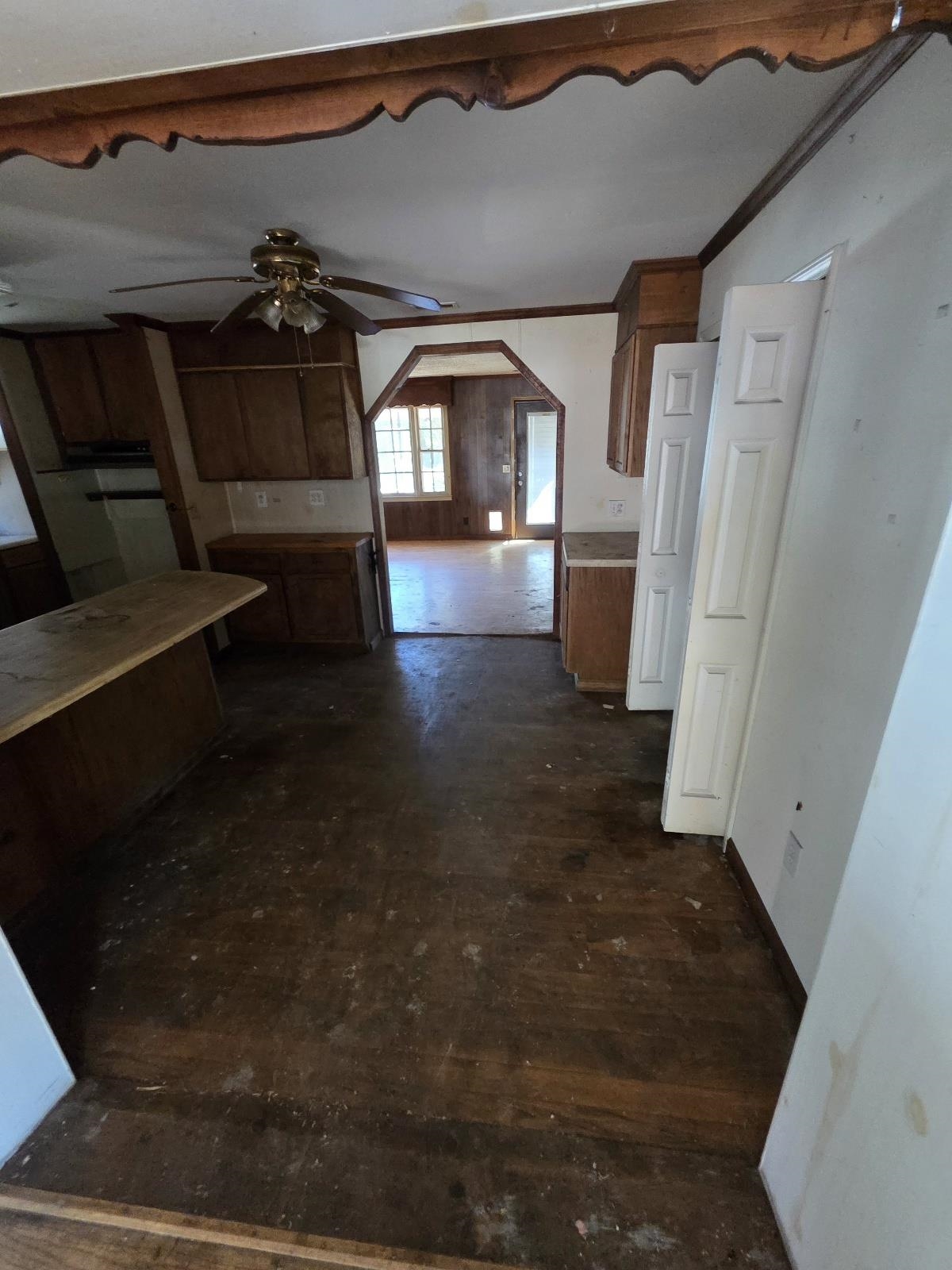 208 Skyline Road Property Photo 13