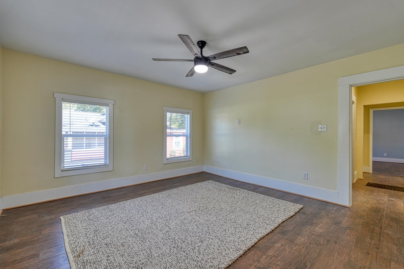 795 Howard Street Property Photo 4