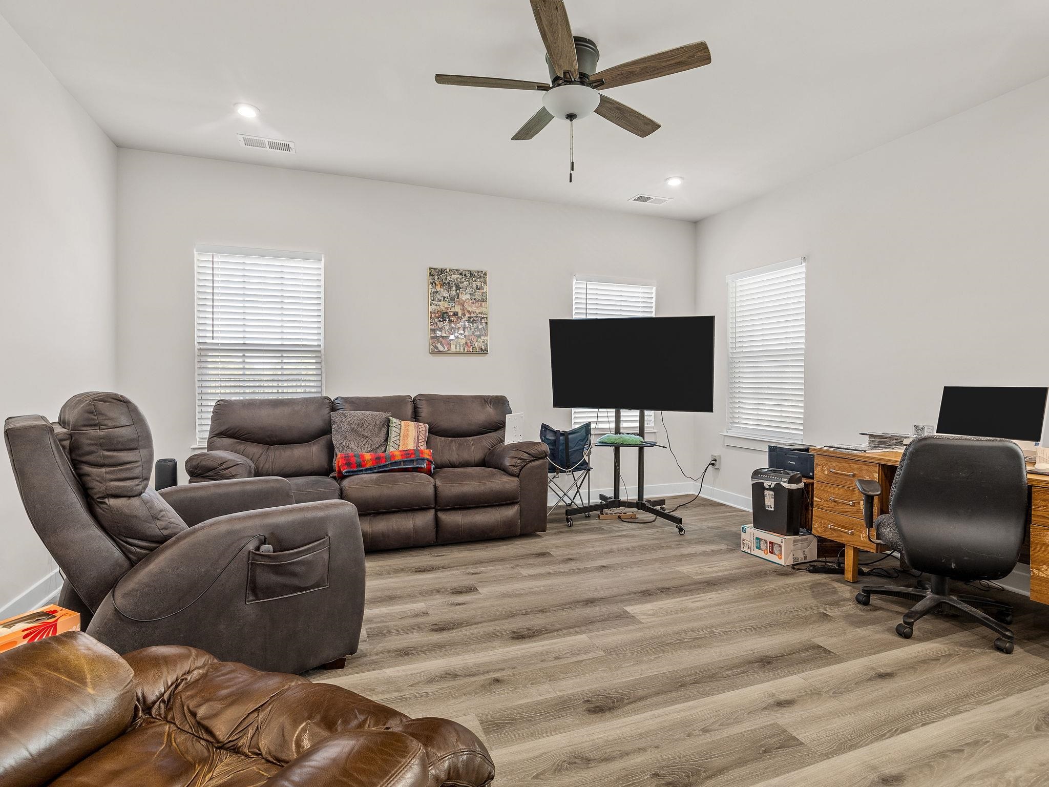 7056 Glass Court Property Photo 11