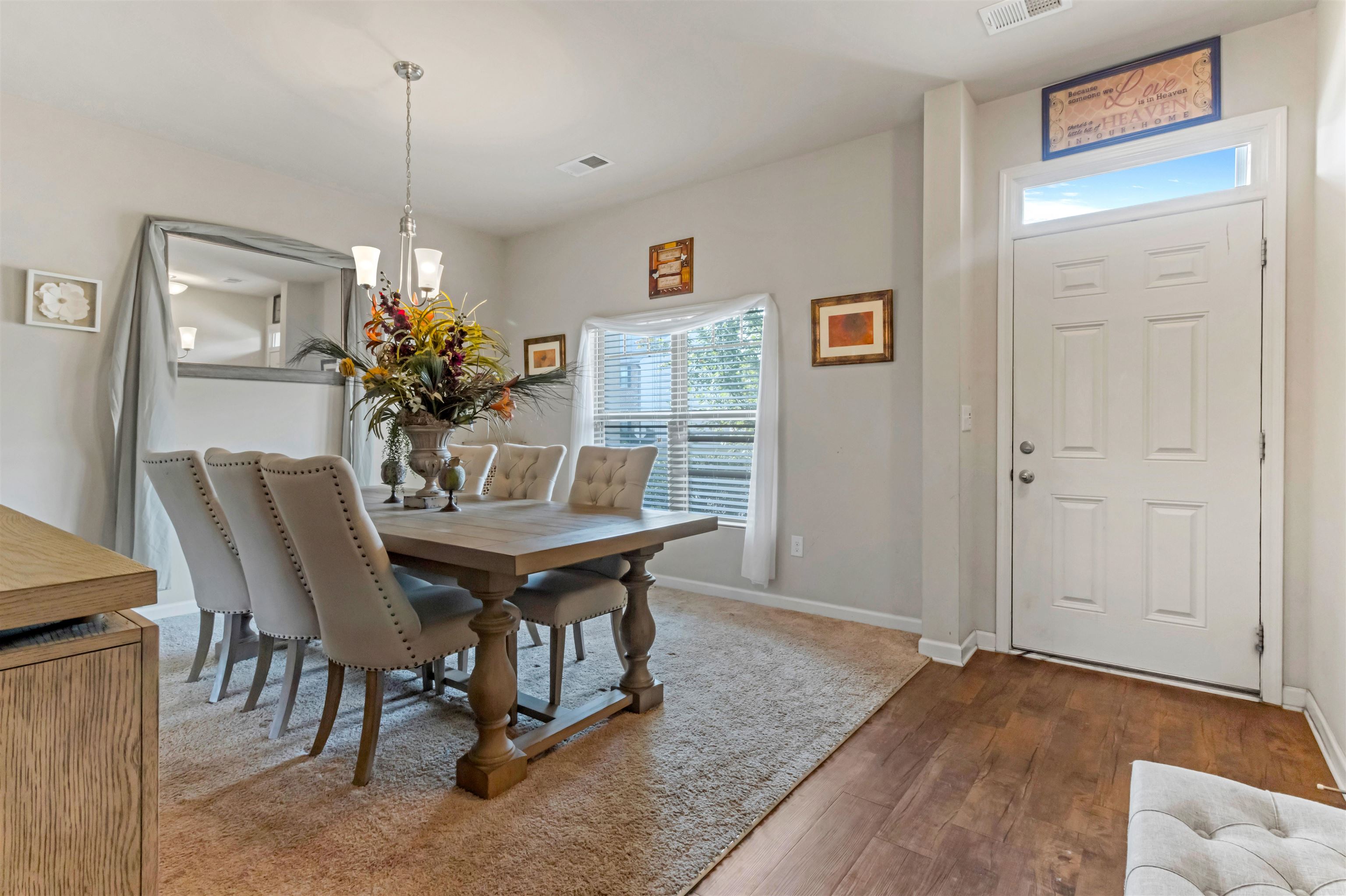 200 Elmhaven Drive Property Photo 4
