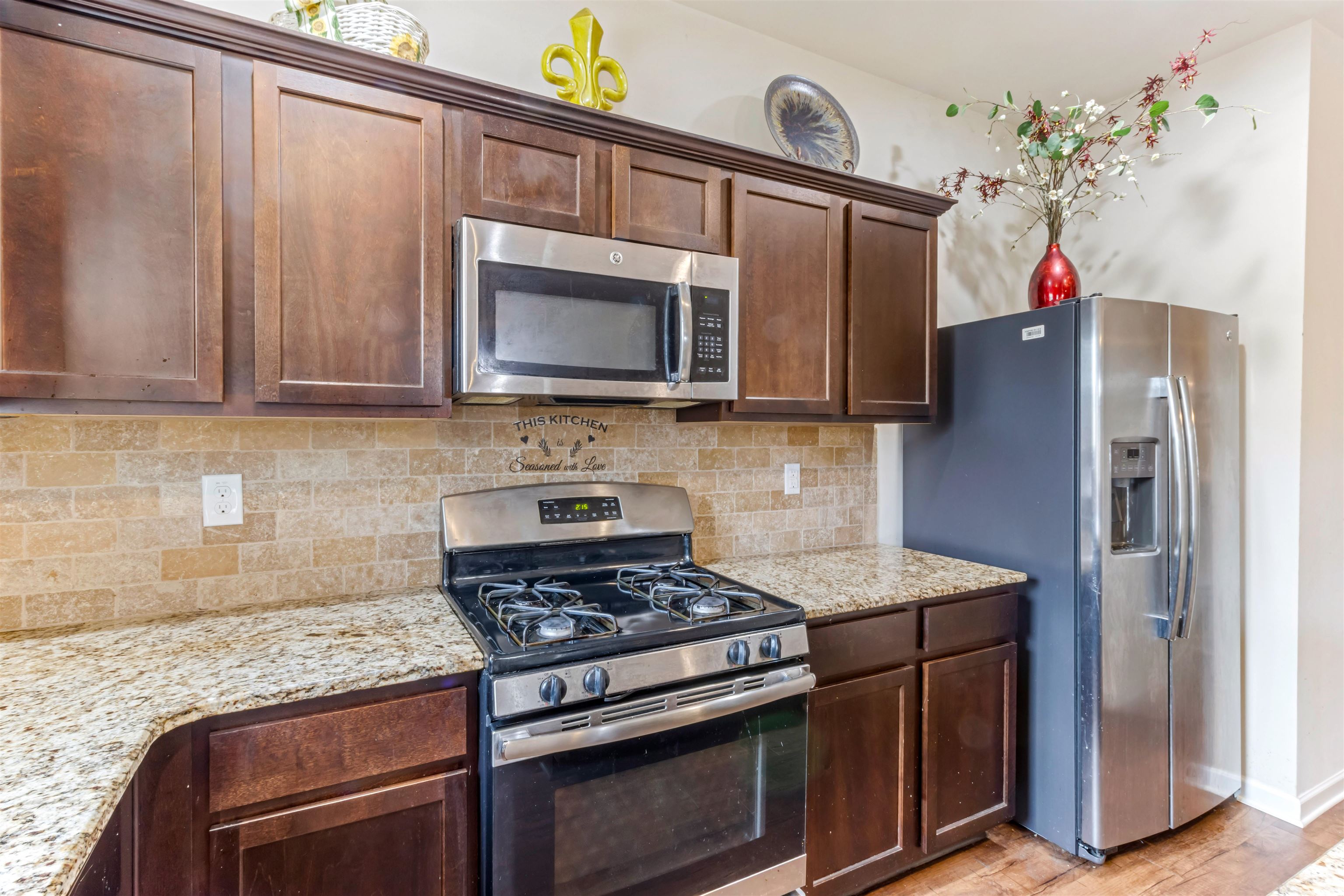 200 Elmhaven Drive Property Photo 10