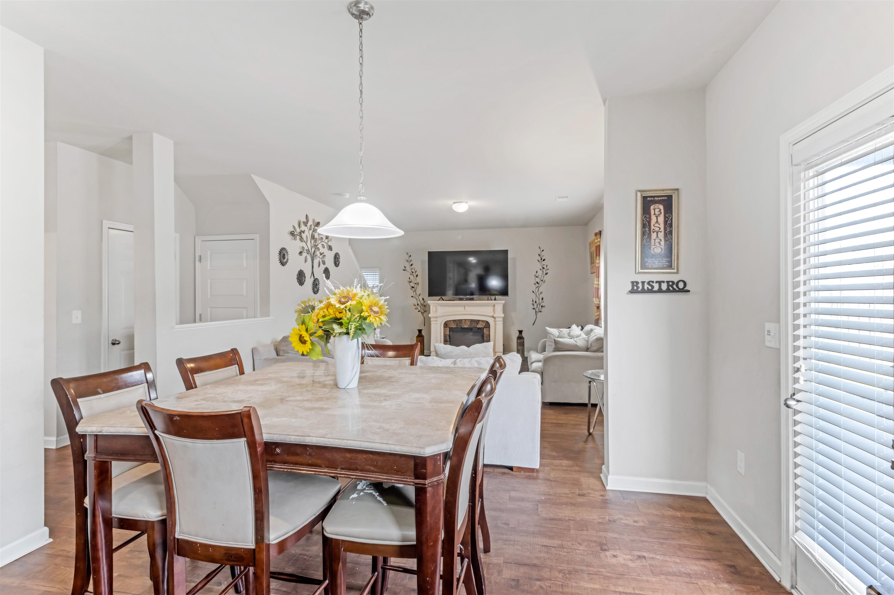 200 Elmhaven Drive Property Photo 11