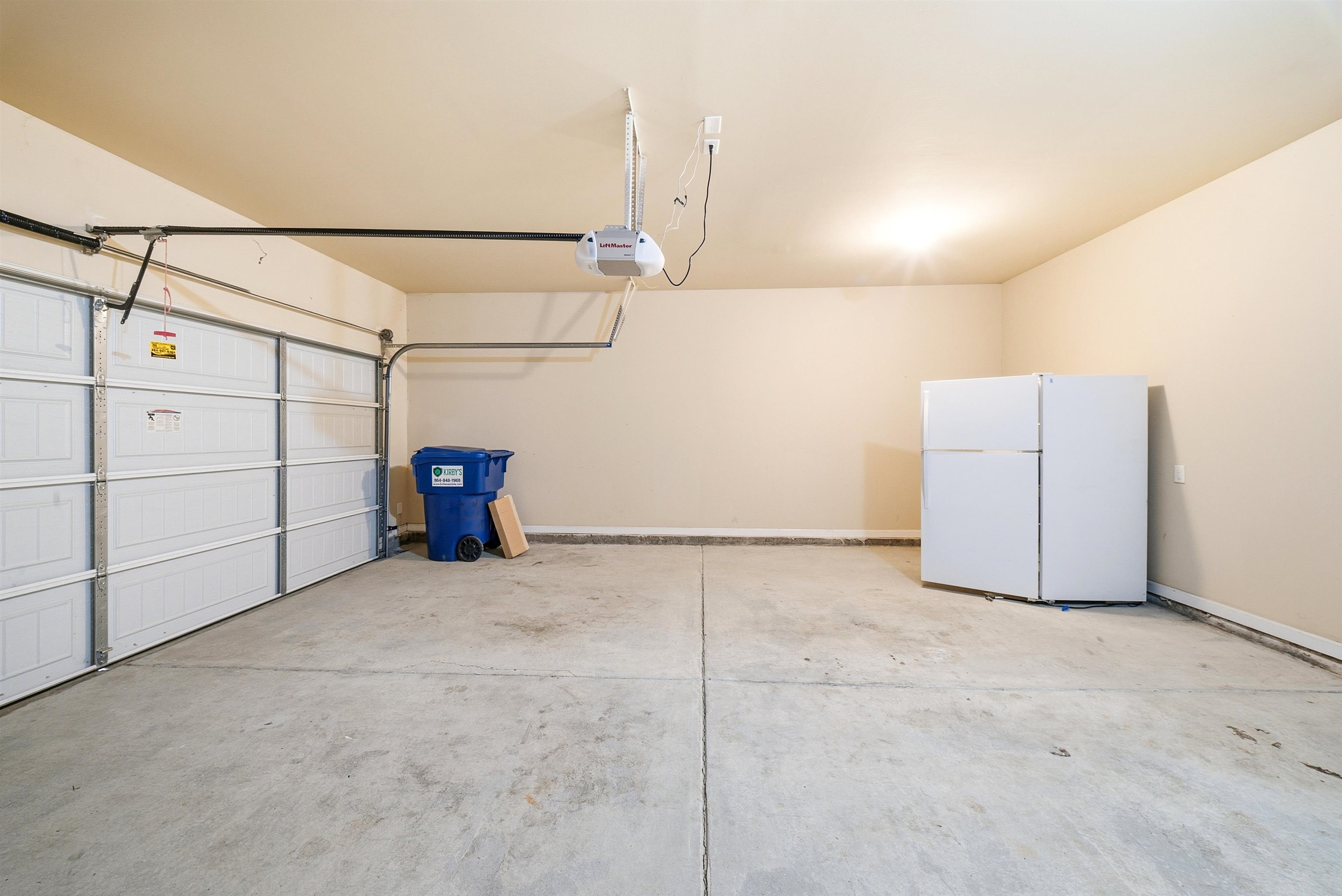 532 W Saddletree Drive Property Photo 7