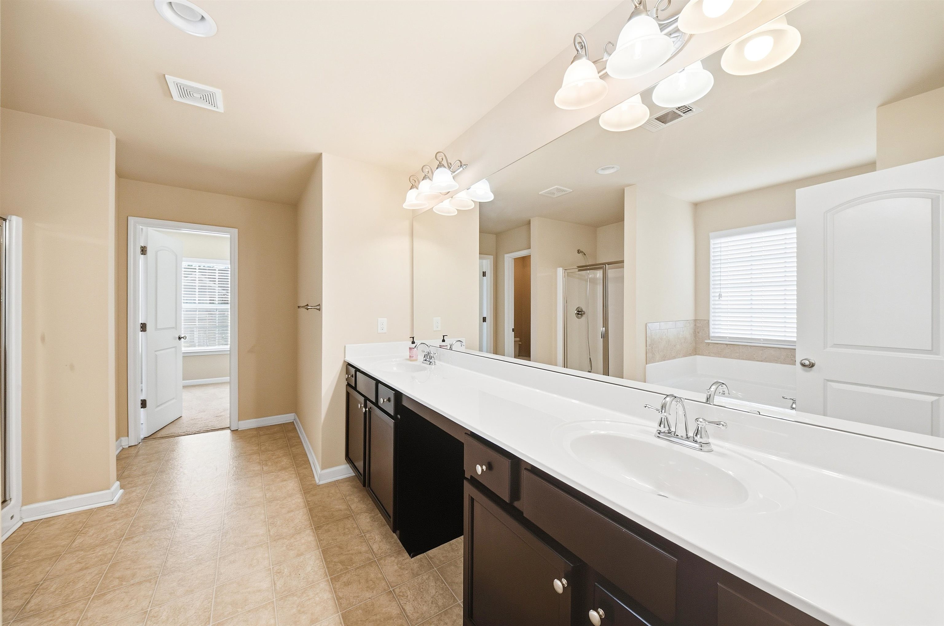 532 W Saddletree Drive Property Photo 13