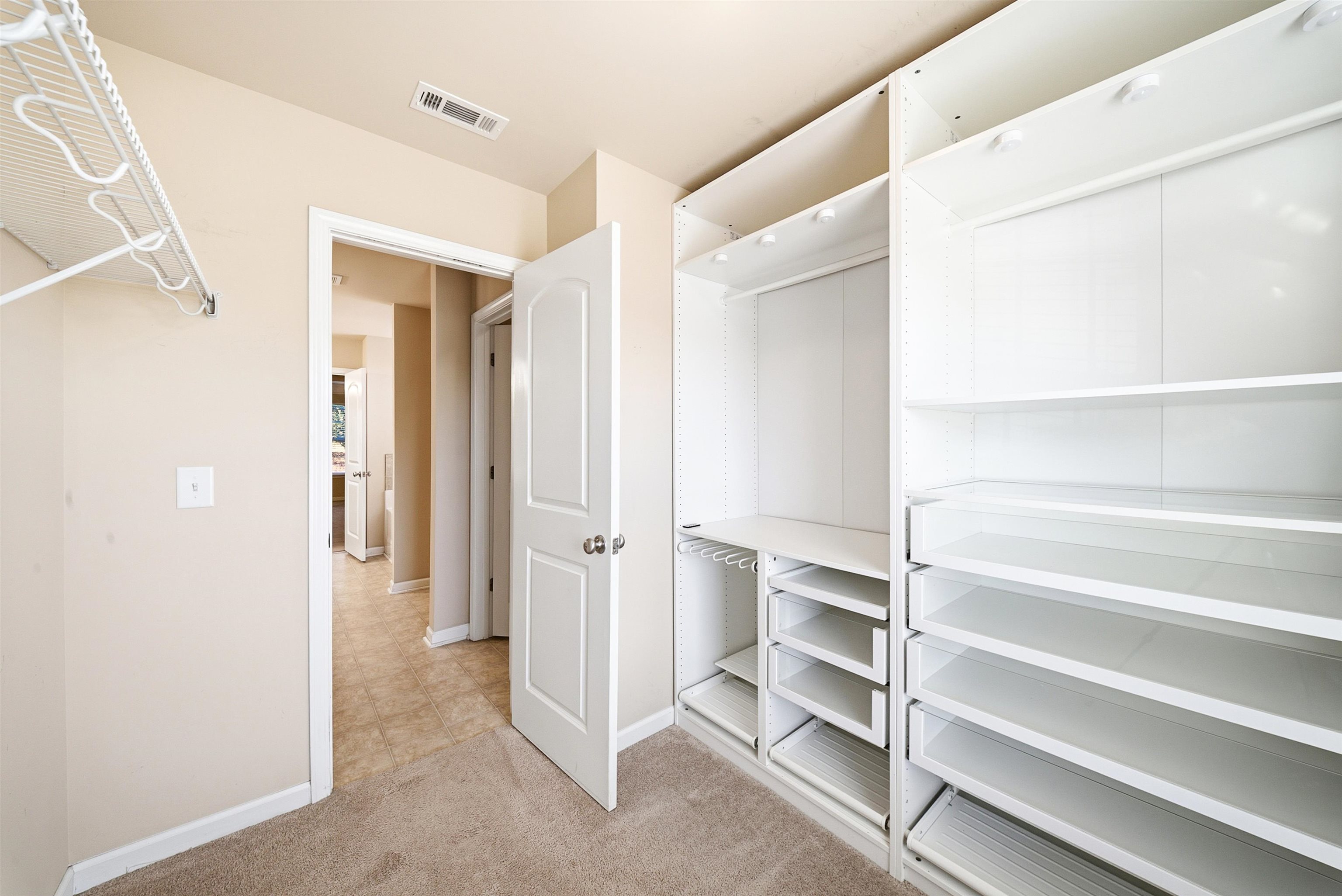 532 W Saddletree Drive Property Photo 15