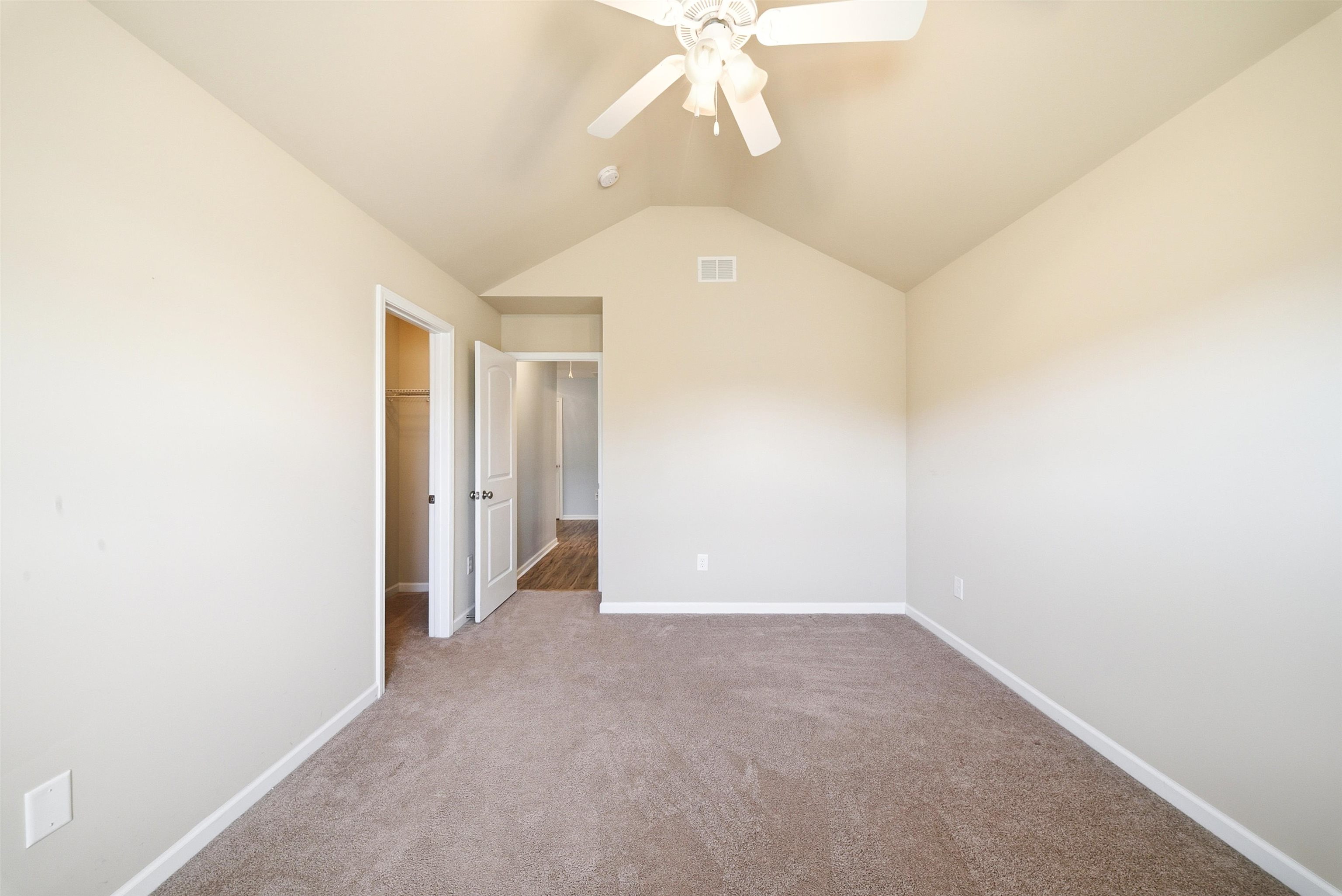 532 W Saddletree Drive Property Photo 16