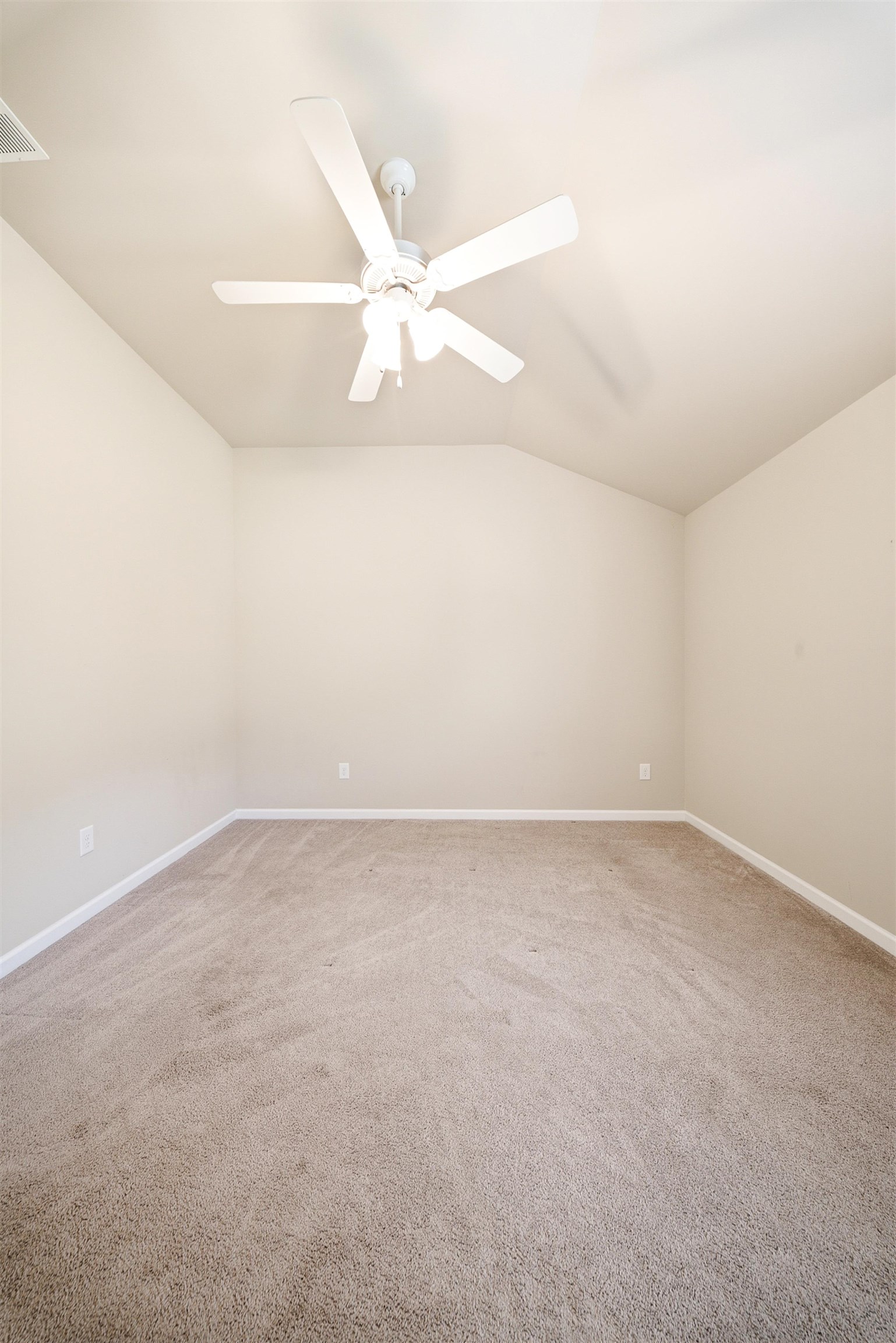 532 W Saddletree Drive Property Photo 25