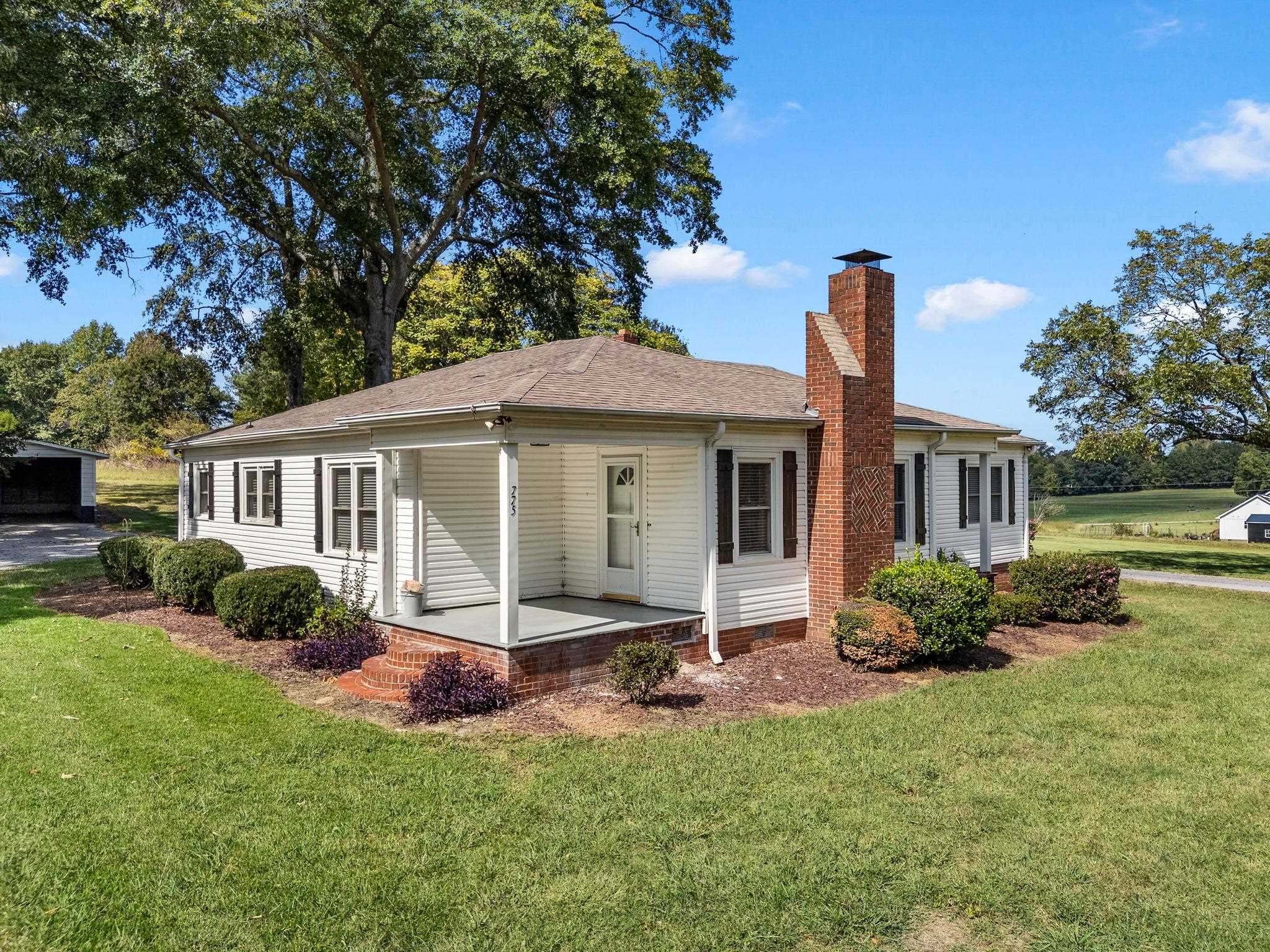 775 Dickson Road Property Photo 2