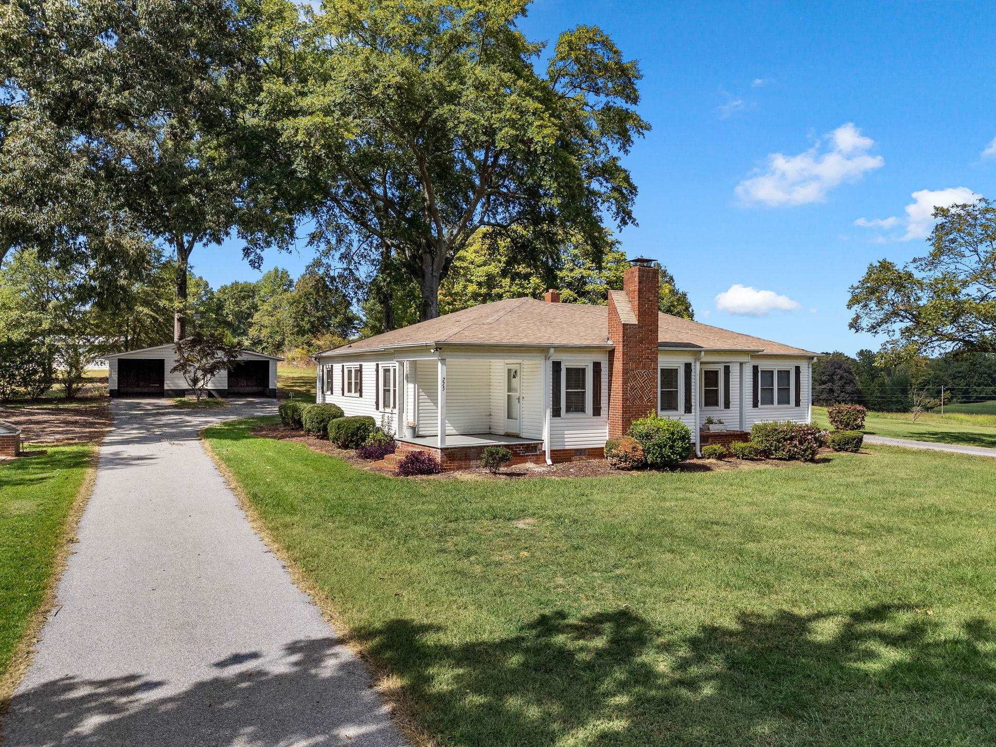 775 Dickson Road Property Photo 4