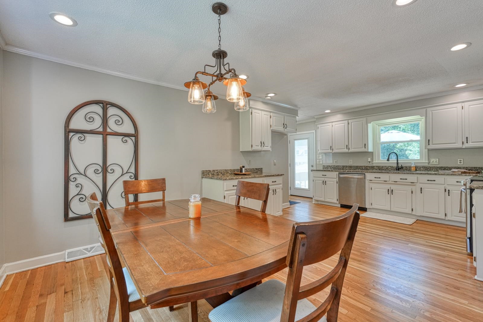 102 Hickory Hollow Drive Property Photo 11