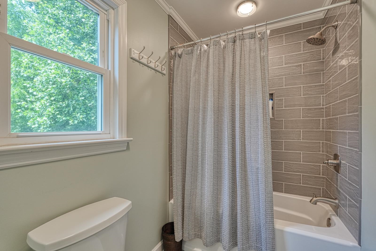 102 Hickory Hollow Drive Property Photo 25