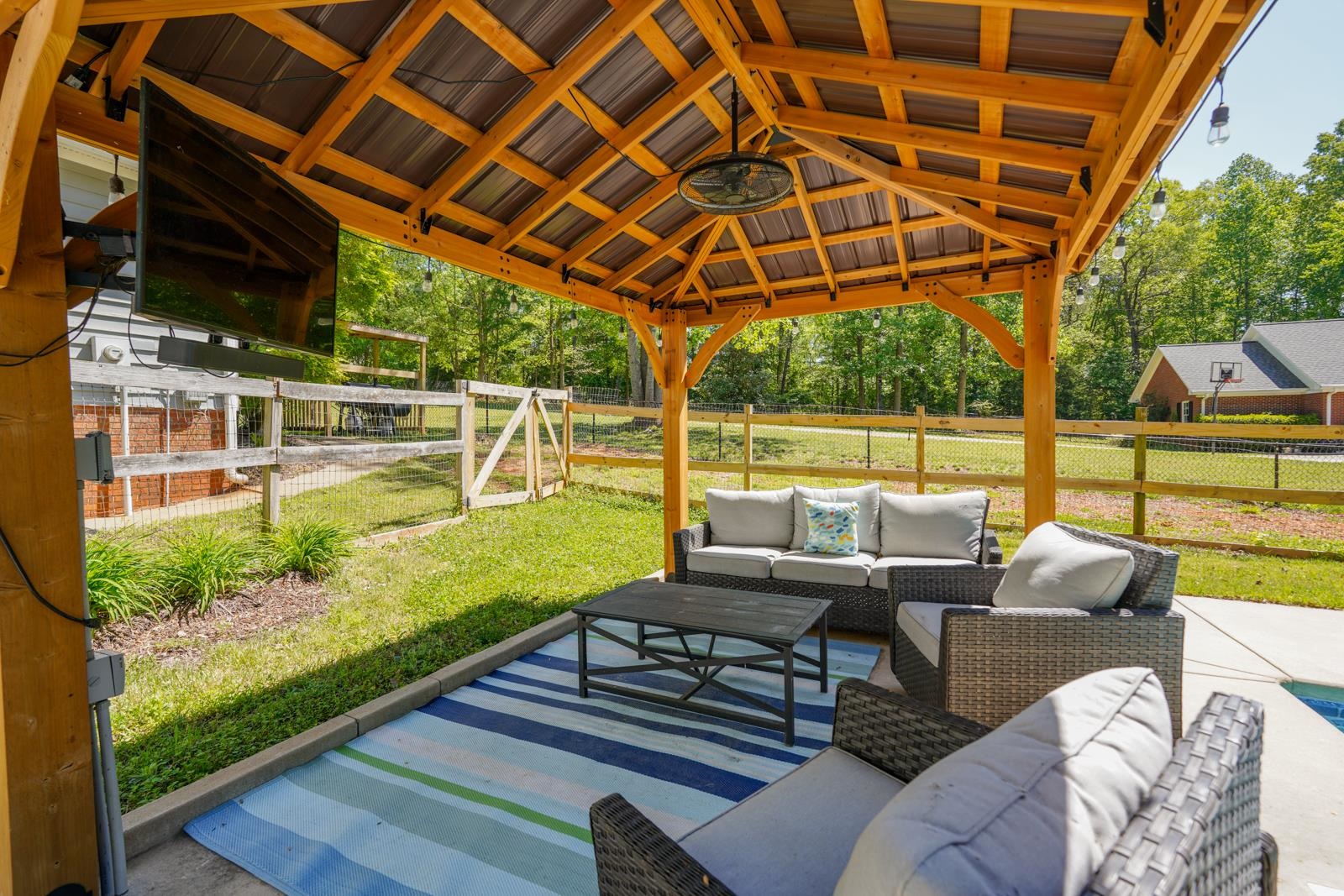 102 Hickory Hollow Drive Property Photo 34