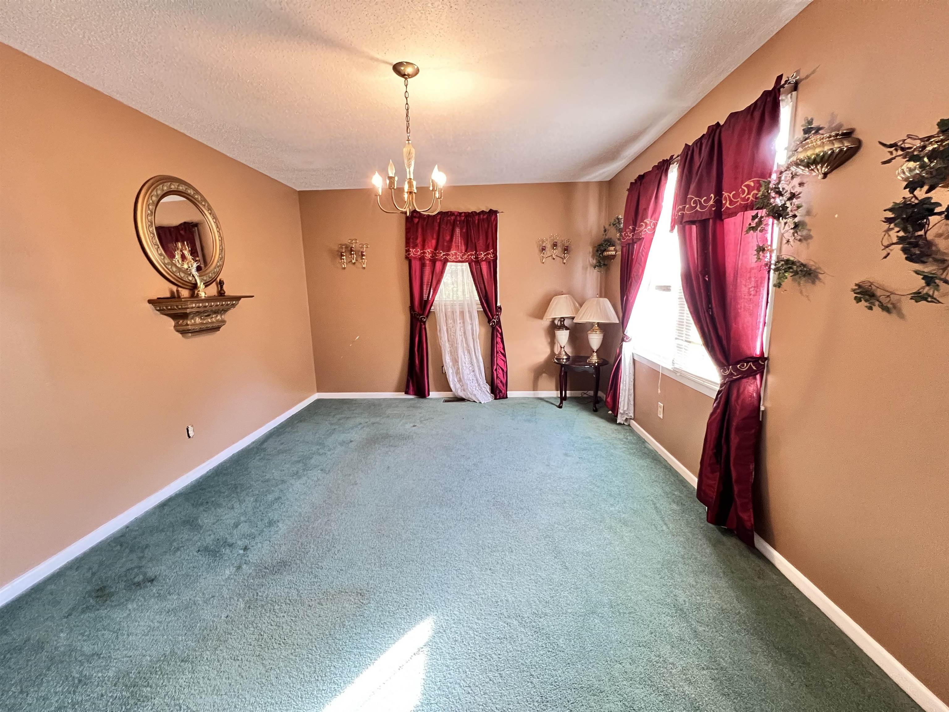 216 Imperial Drive Property Photo 8