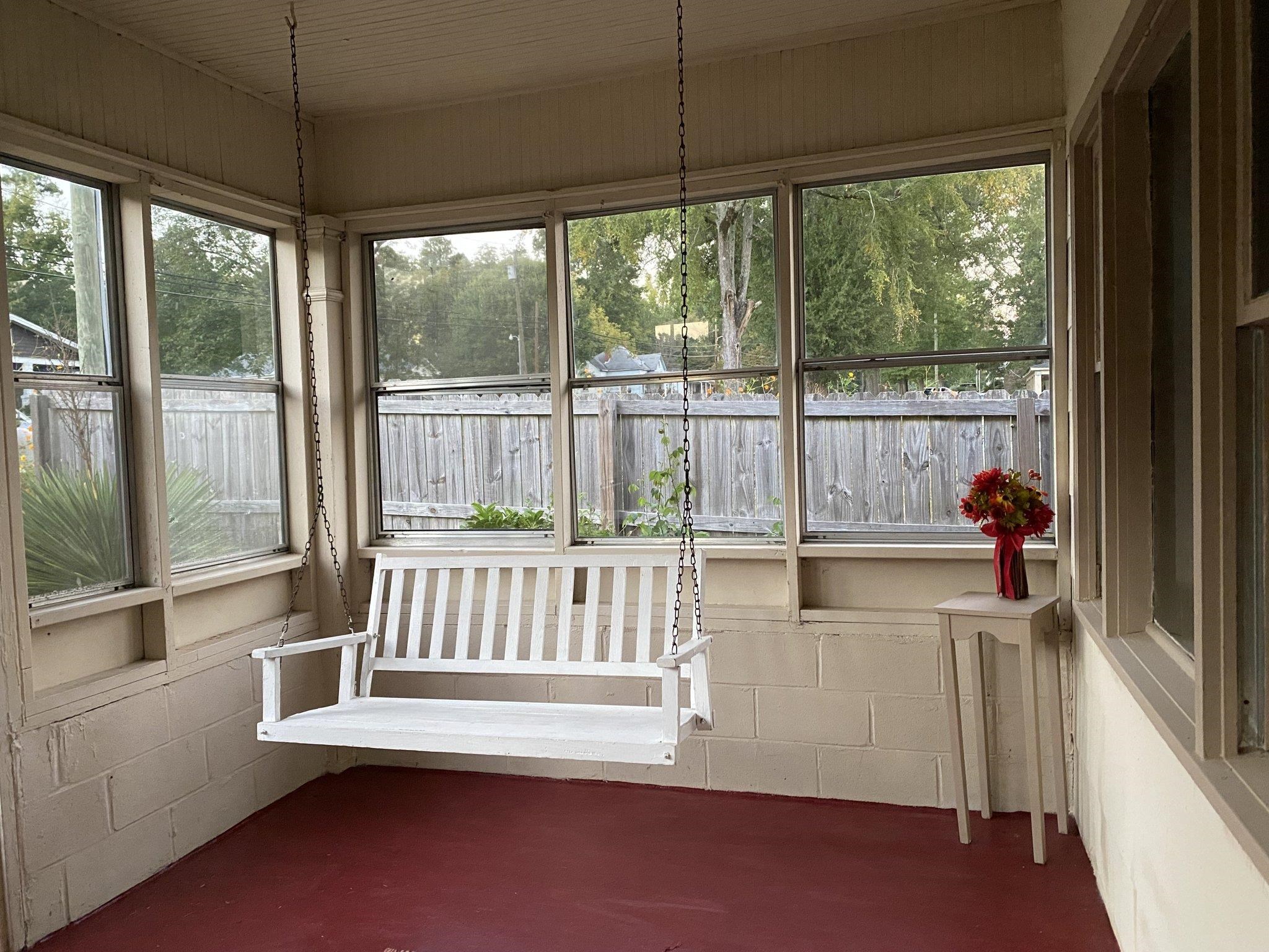 907 S Johnson Street Property Photo 4