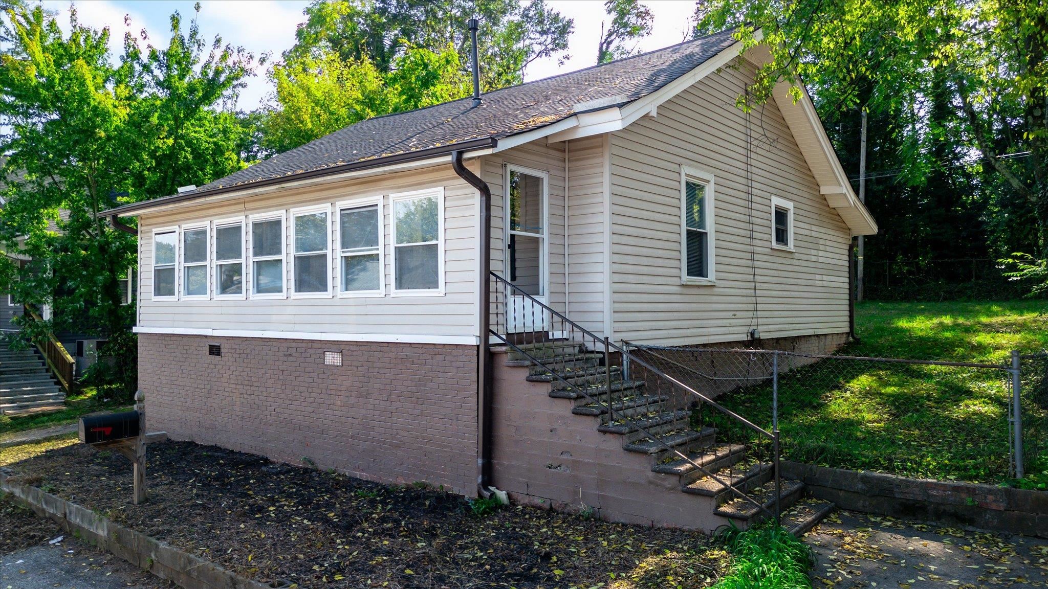 33 Ross Street Property Photo 3